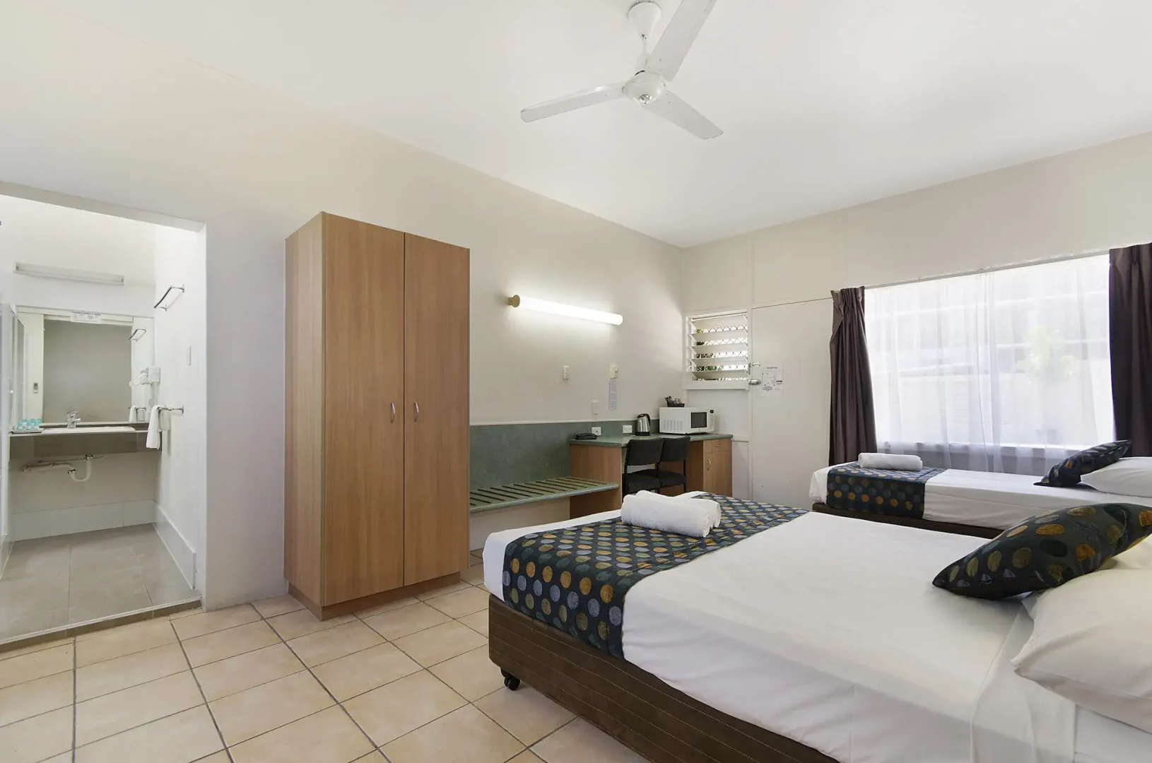 Beach House Motel