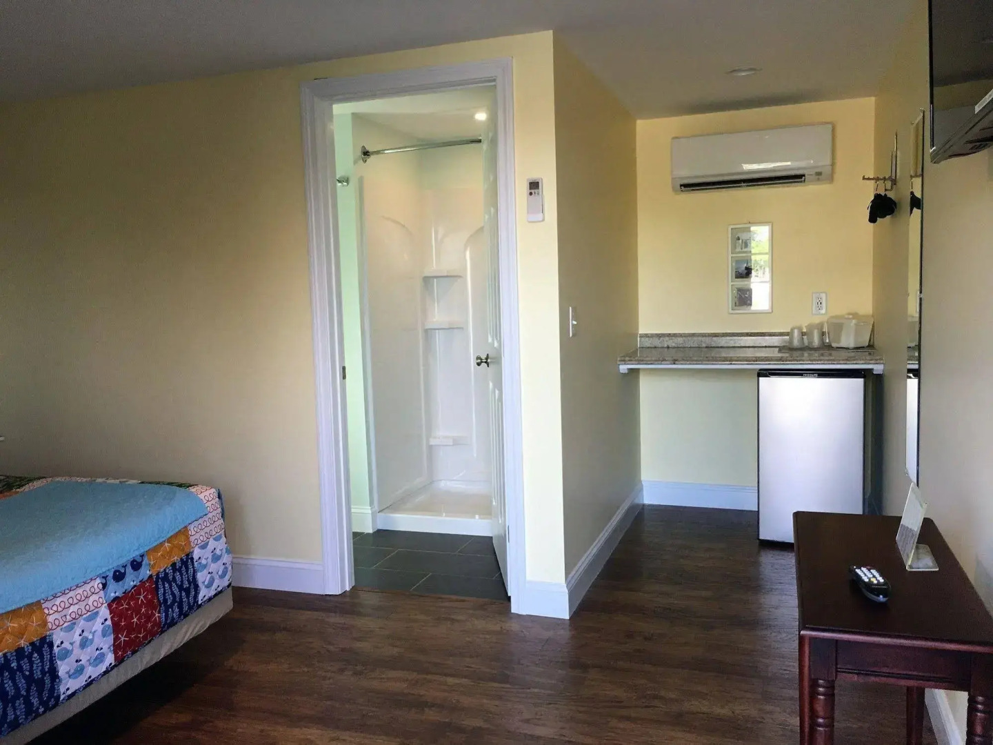 The Hyannis Star Motor Inn