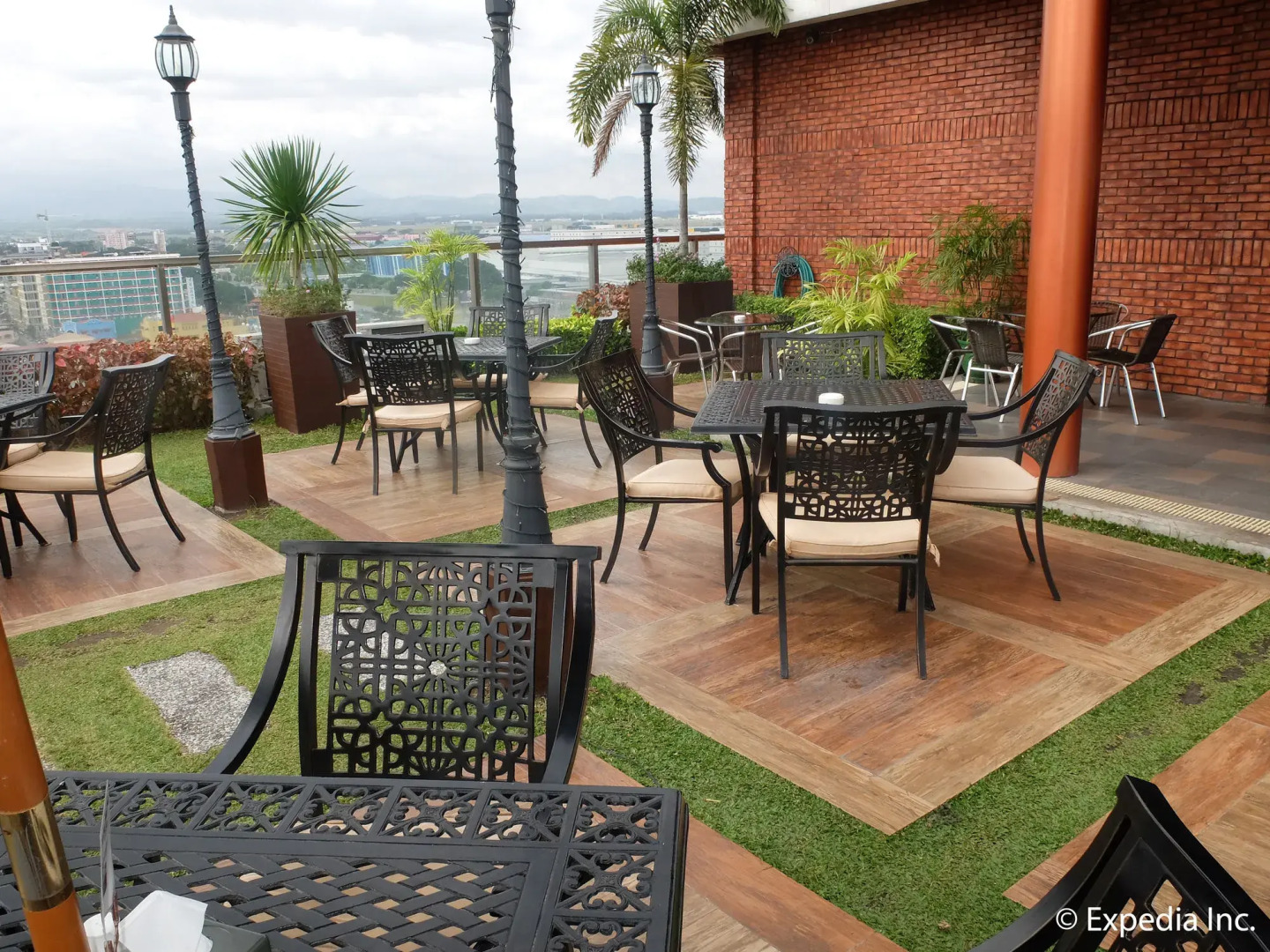 Central Park Tower Resort