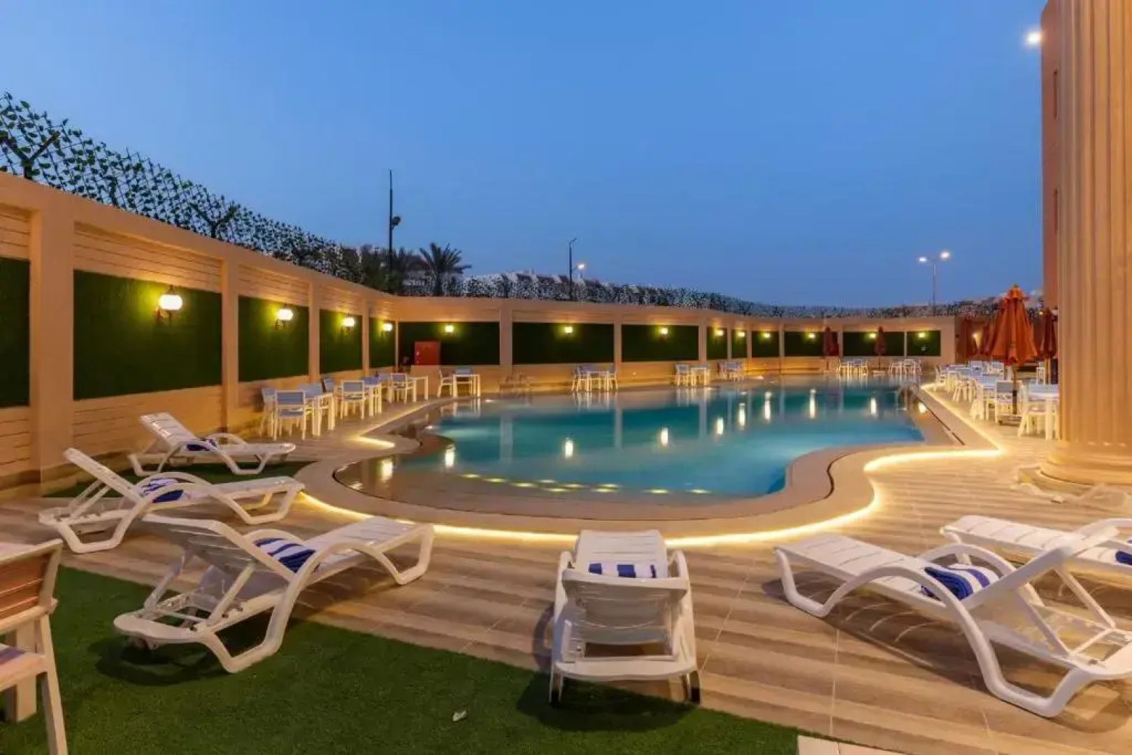 Royal Day Plaza Hotel