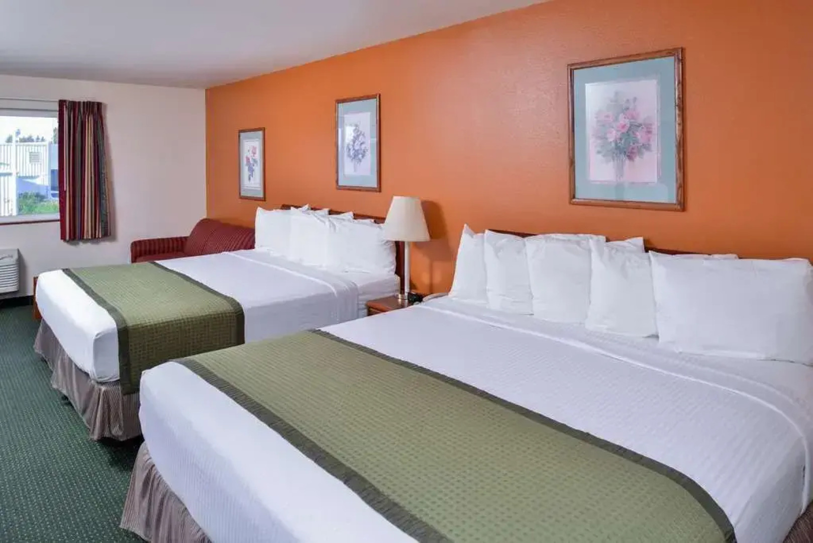 Newberg Travelodge Suites