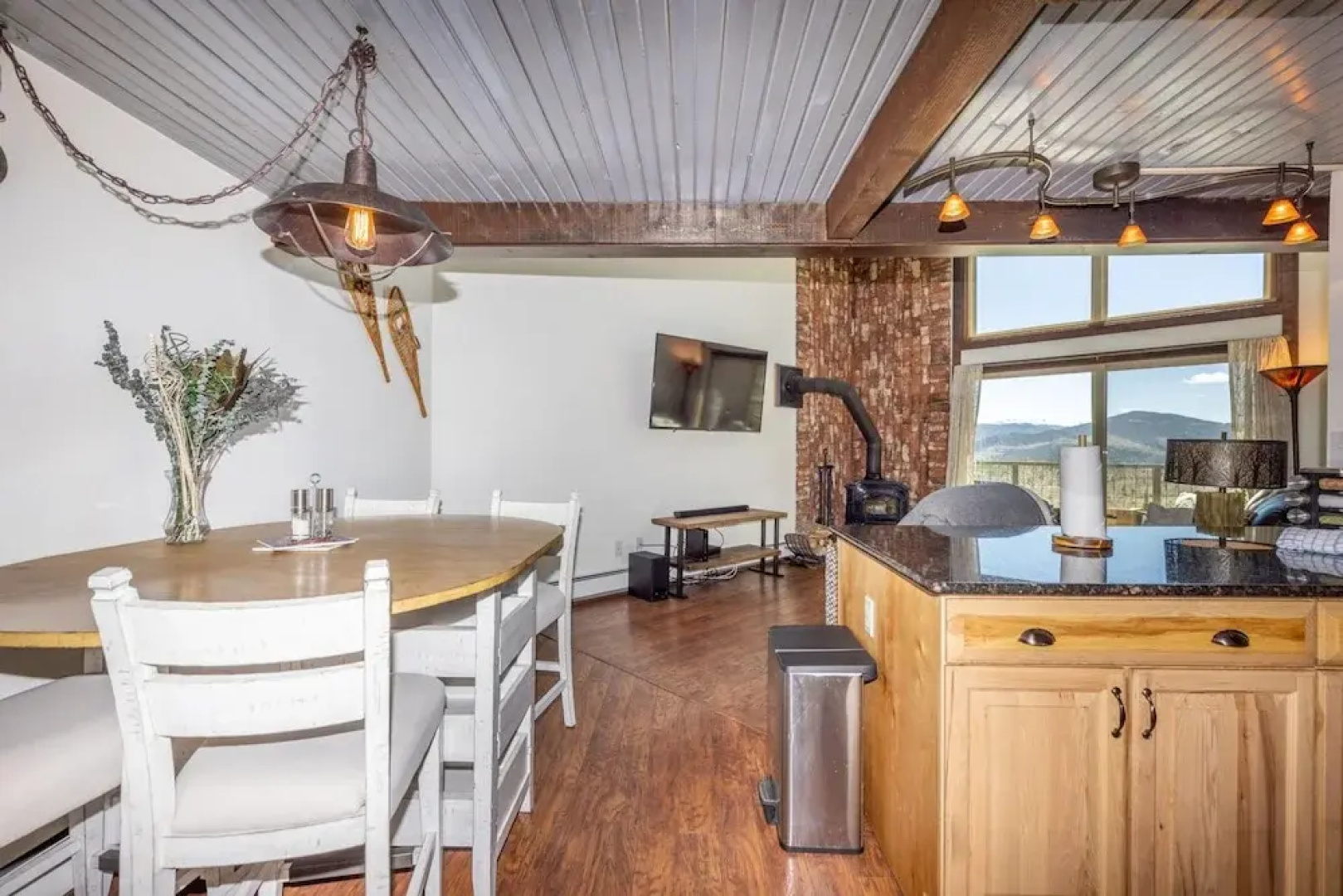 Silver Queen West, Building B, Unit 7137 by Summit County Mountain Retreats