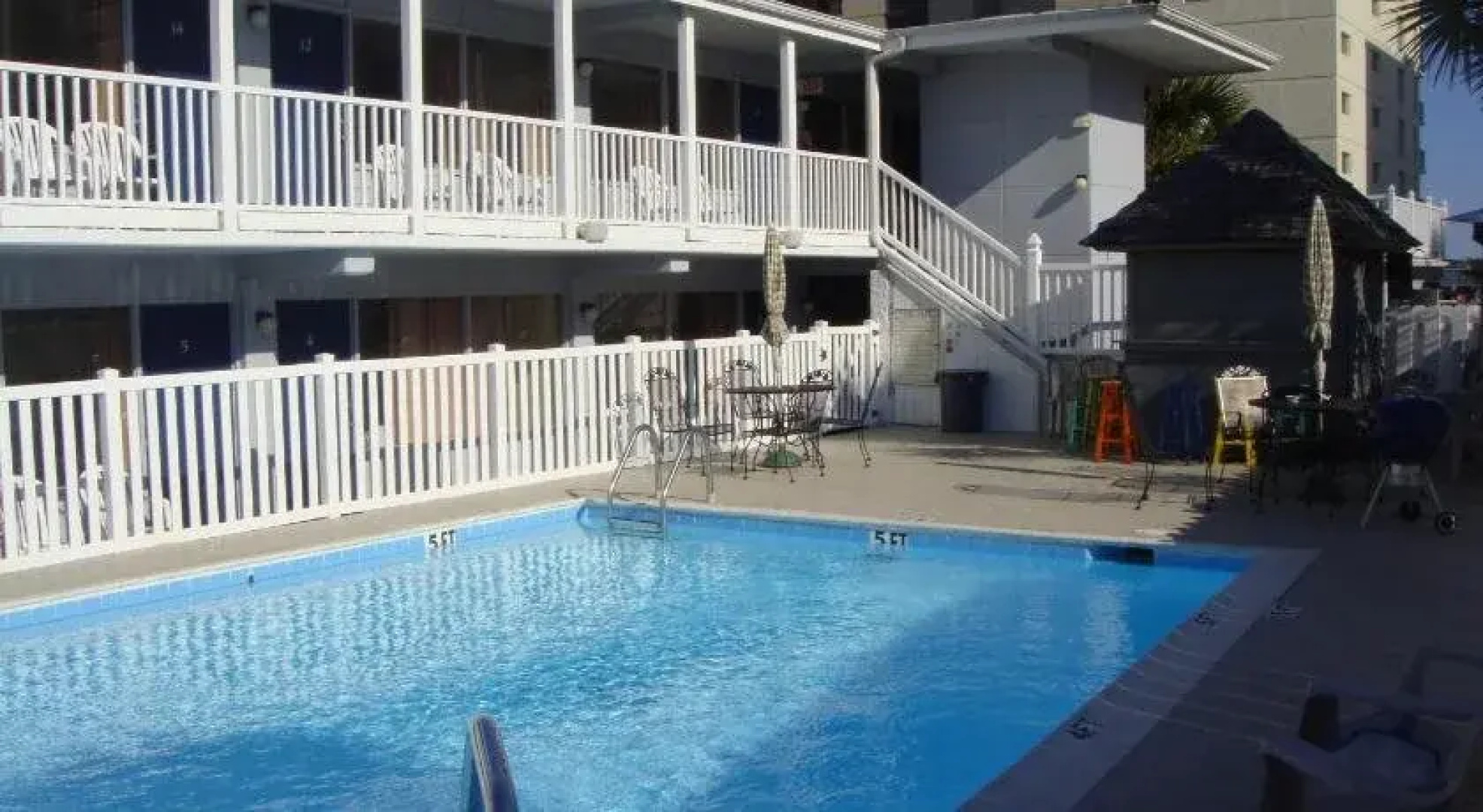 Edge Water Inn