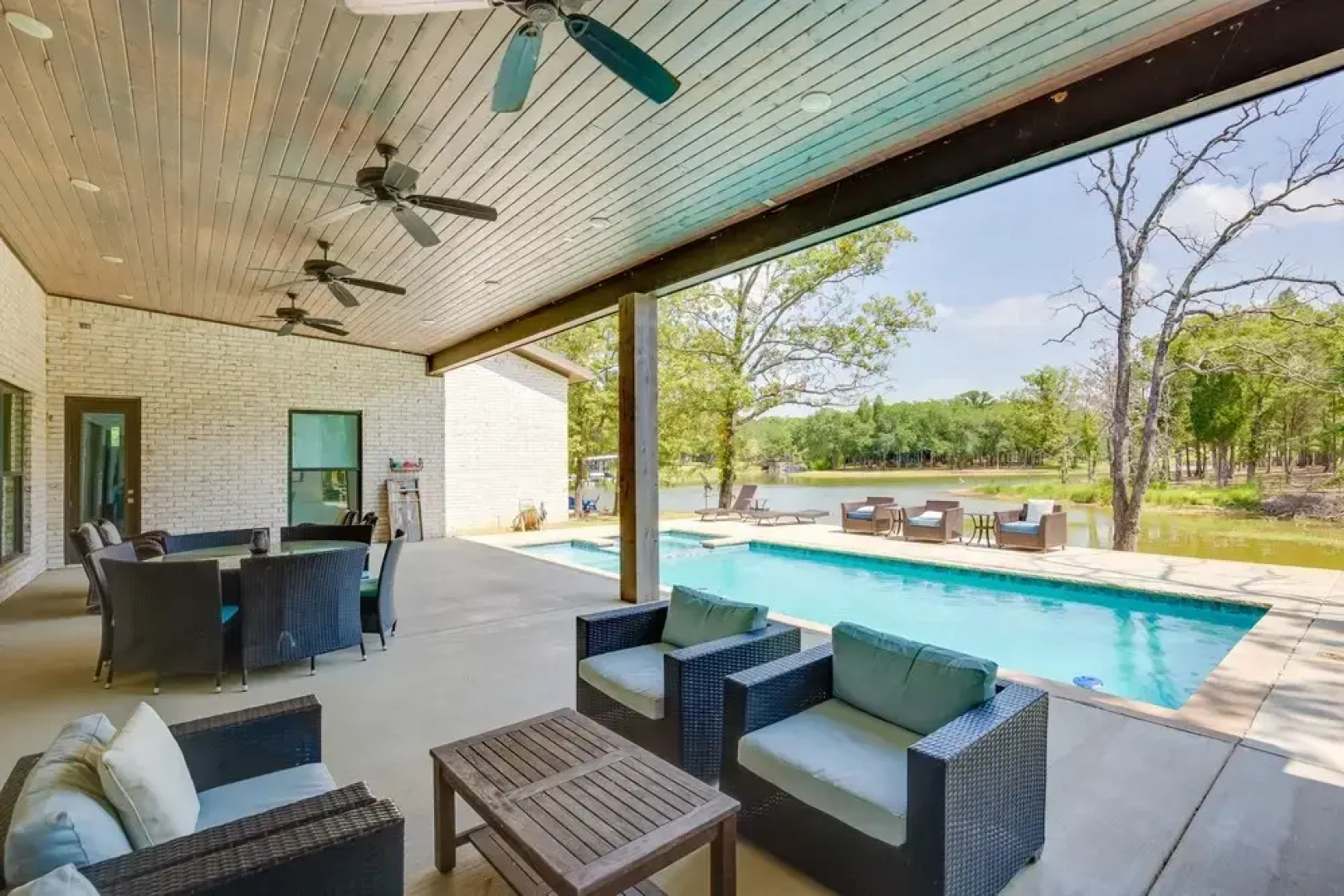 Luxe Waterfront Home in Malakoff w/ Pool + Hot Tub