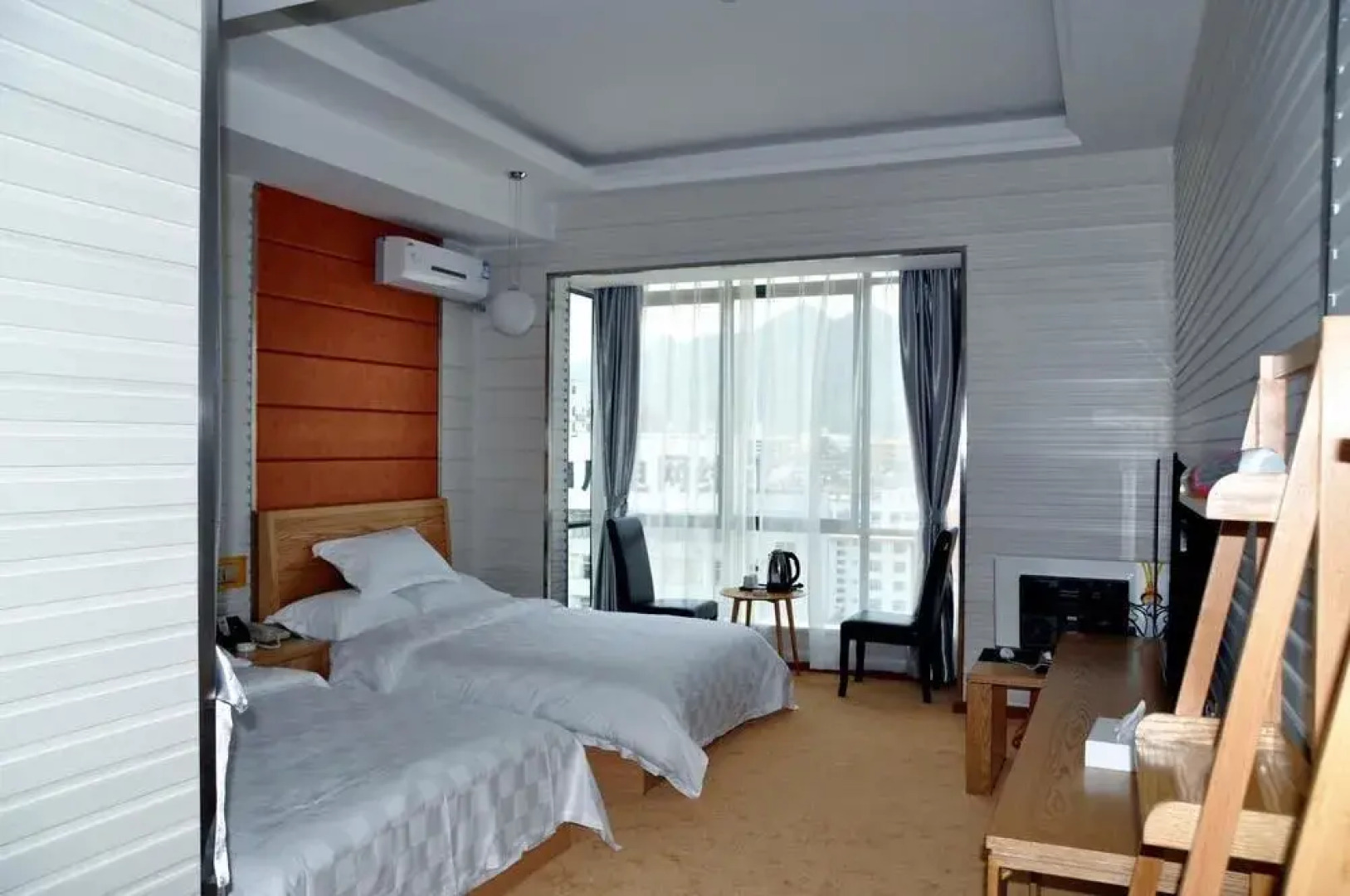 Wenshan Sihaiyijia Hotel