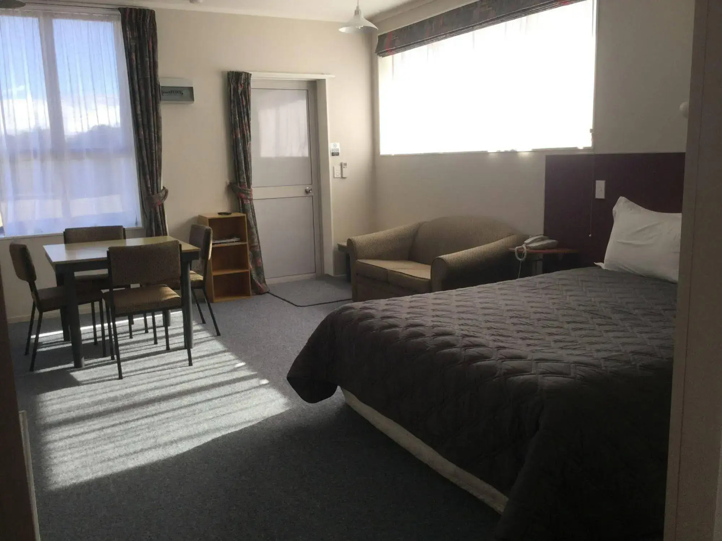 Thornton Lodge Motel