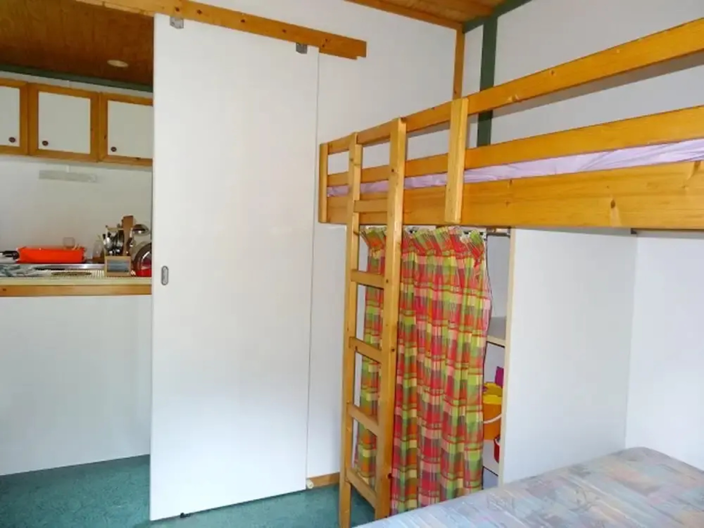Bungalow With 2 Bedrooms in Pointe-noire, With Furnished Garden - 1 km