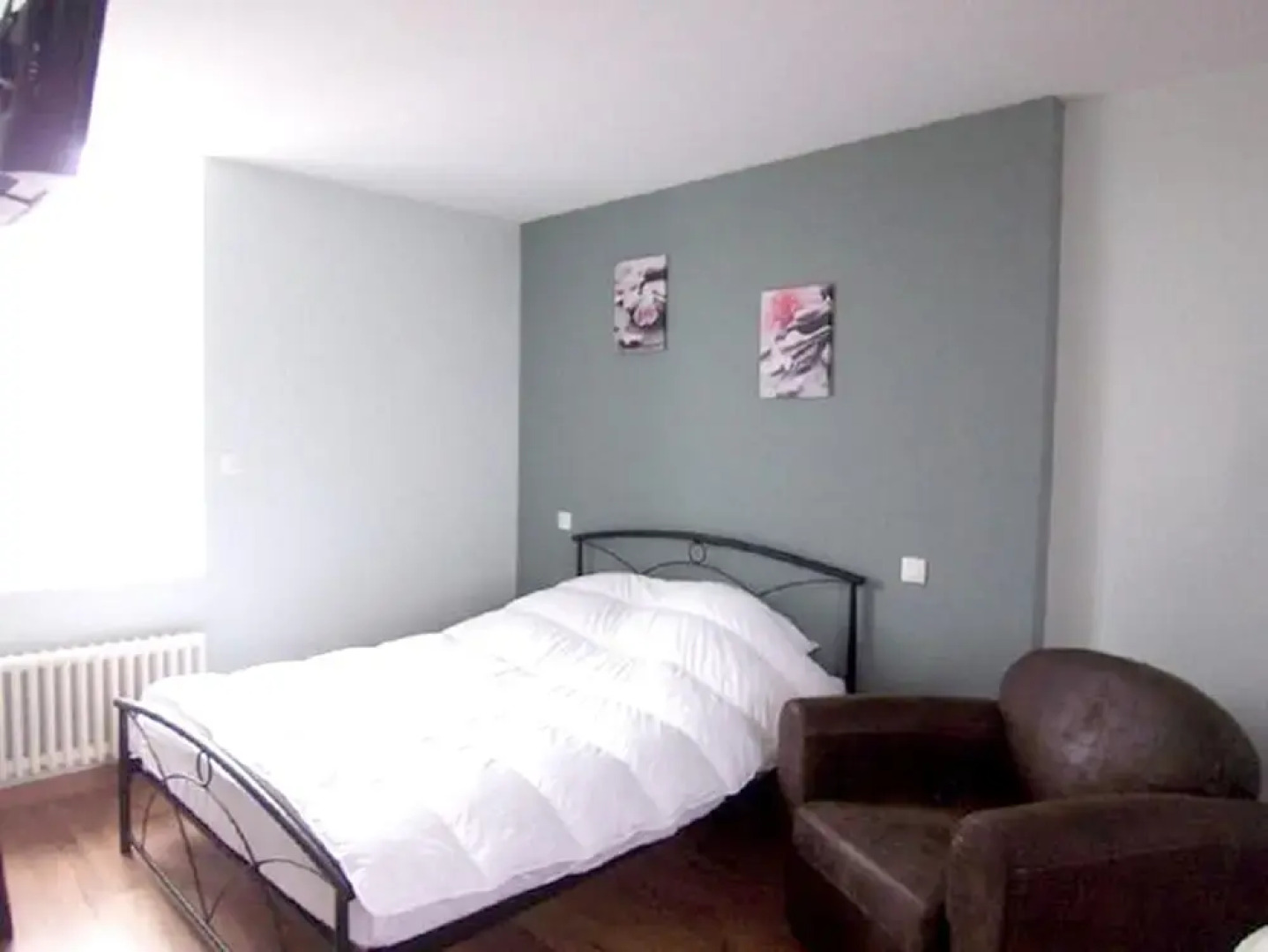 Studio in Jonzac, With Pool Access, Enclosed Garden and Wifi - 50 km F