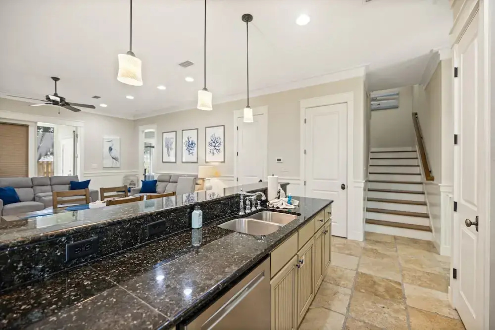 2465 Bungalo 4 Bedroom Home by RedAwning