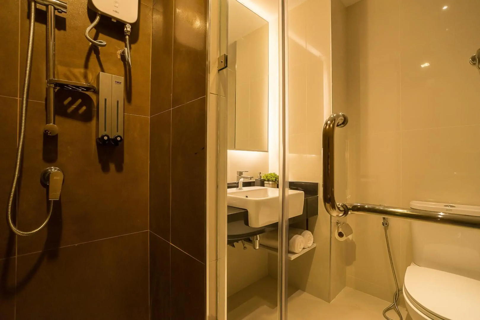 Aim House Bangkok Hotel