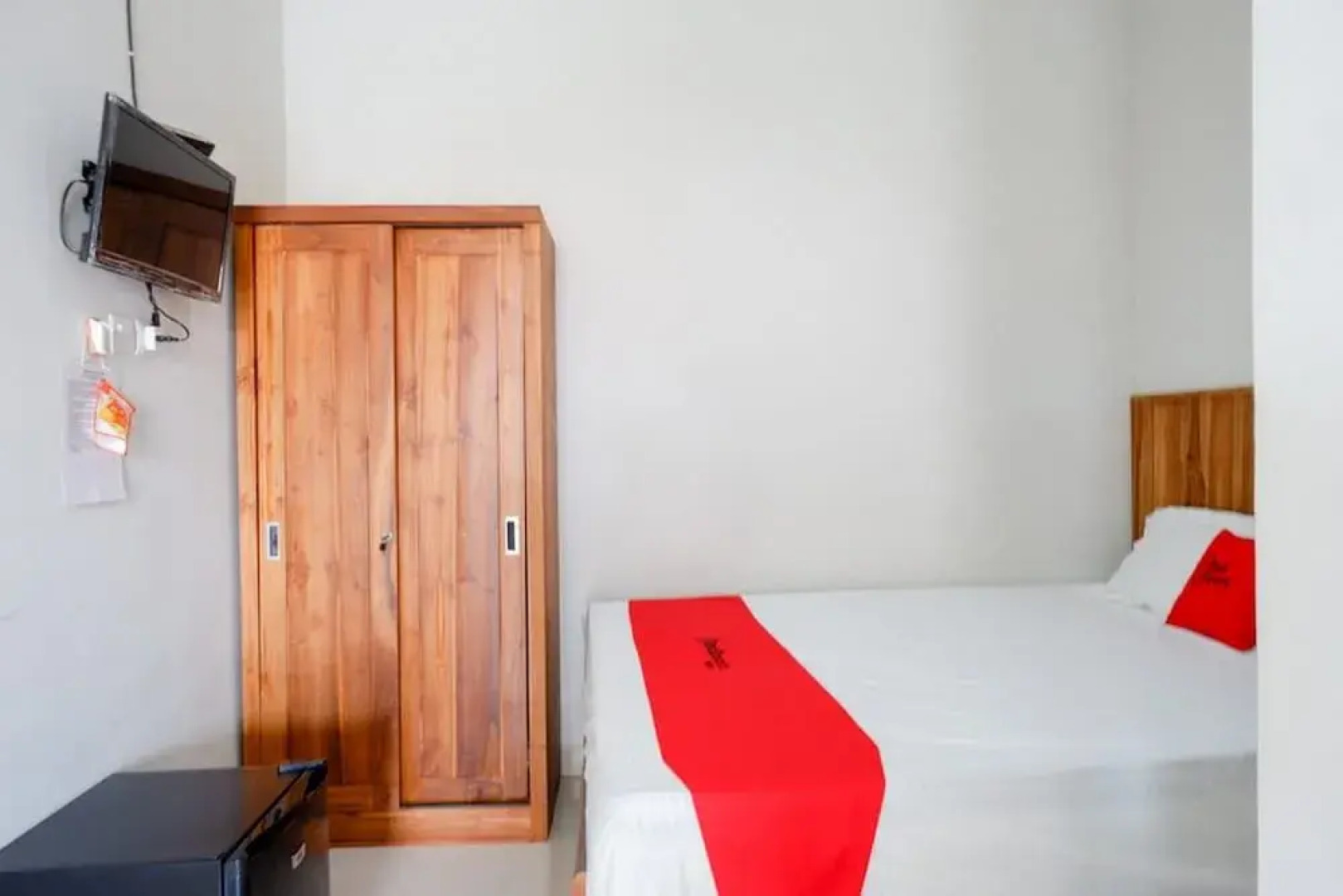 RedDoorz Plus Syariah near Stasiun Tegal 2