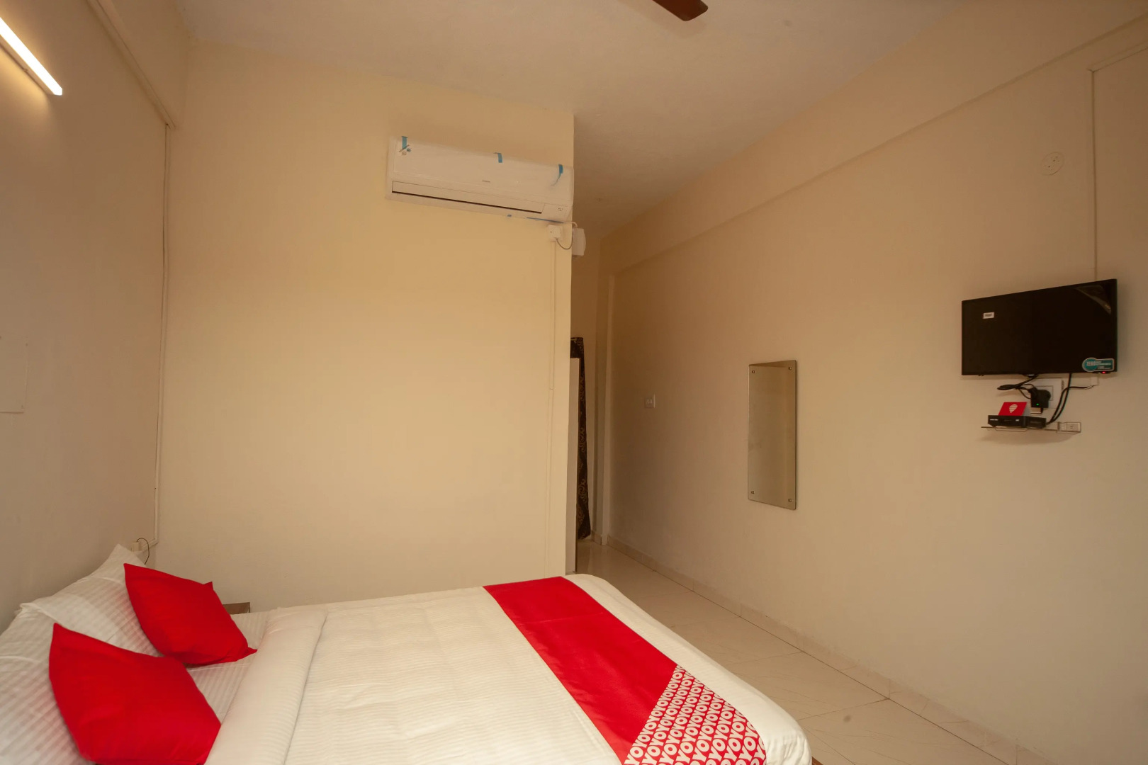 OYO Flagship 24454 OMR Hindustan Univ