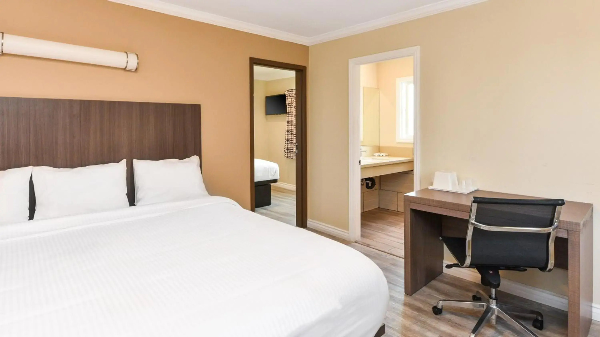 Sea Rock Inn - Long Beach