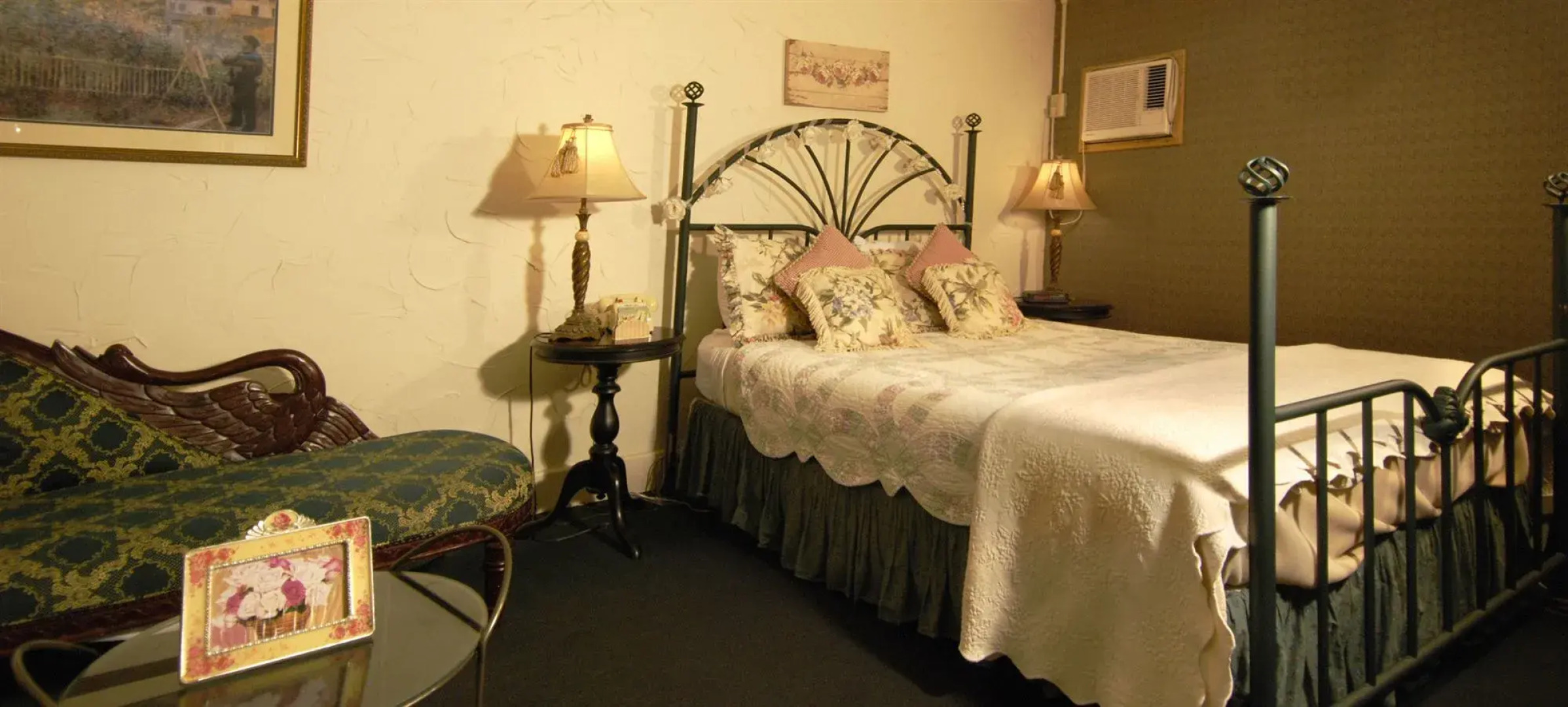 Wrens Nest Village Inn