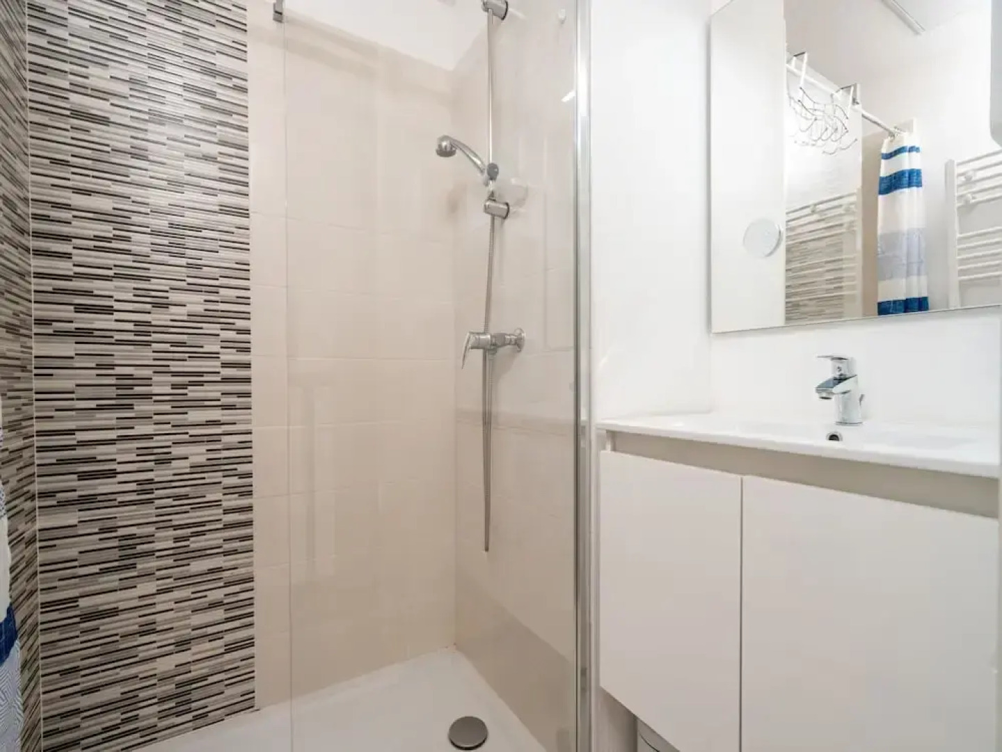 Villa in Valras-plage Near Sand Beach