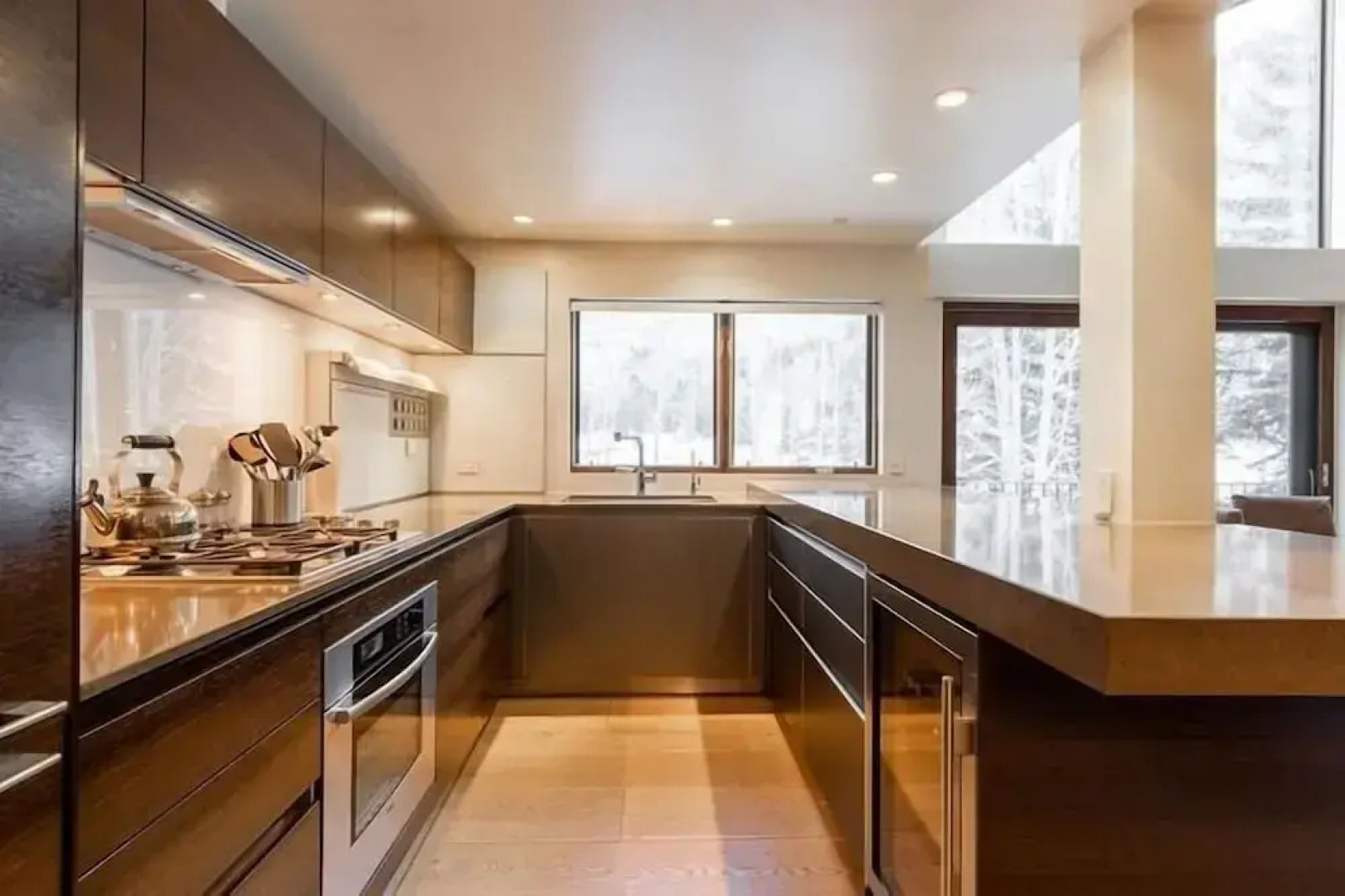 Northwoods Luxury Condo Close to Chairlift by RedAwning