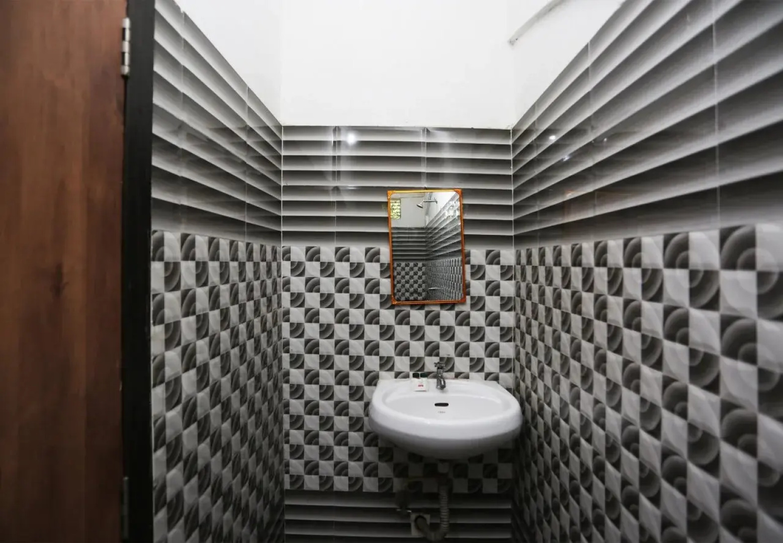 Hotel Saikrupa by OYO Rooms