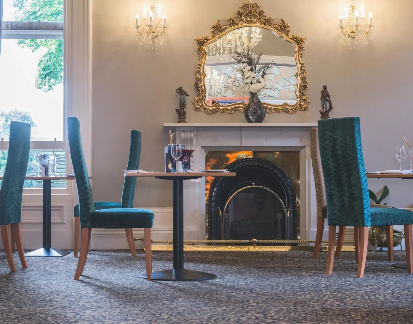 Отель Oaklands Hall