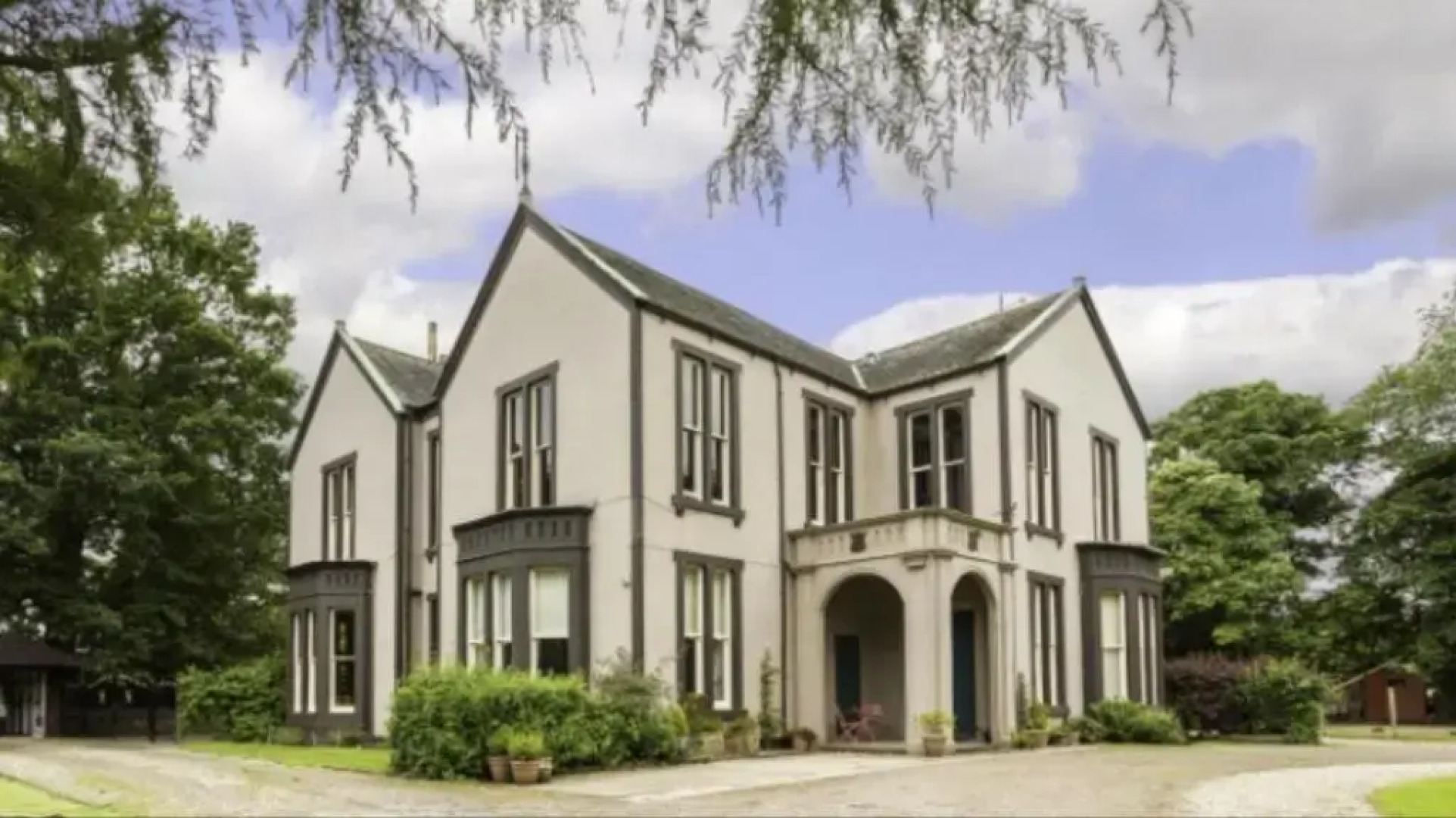 Fernlea spacious apartment