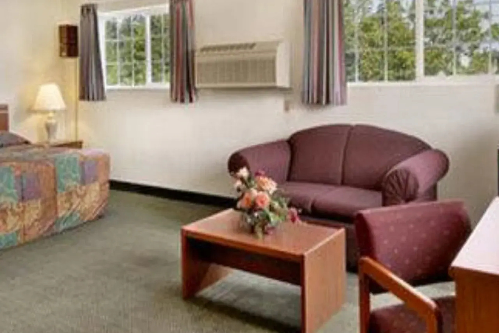 Super 8 By Wyndham Gresham Portland Area OR