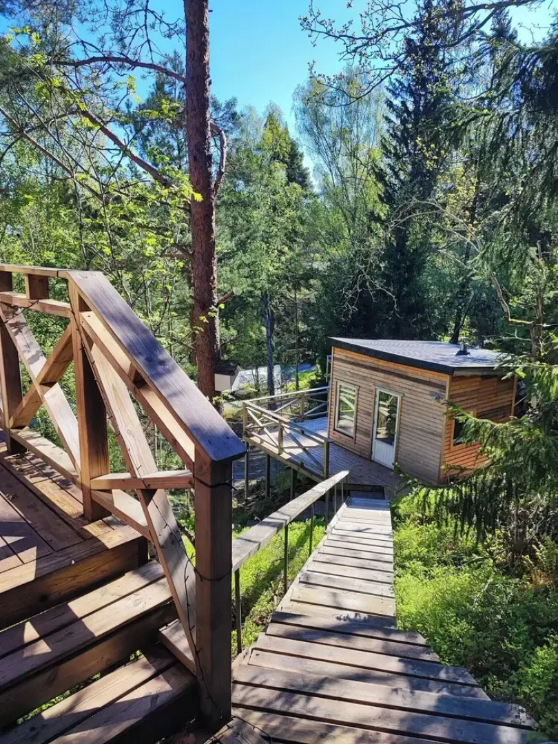 Sea-view Cottage High up in the Trees