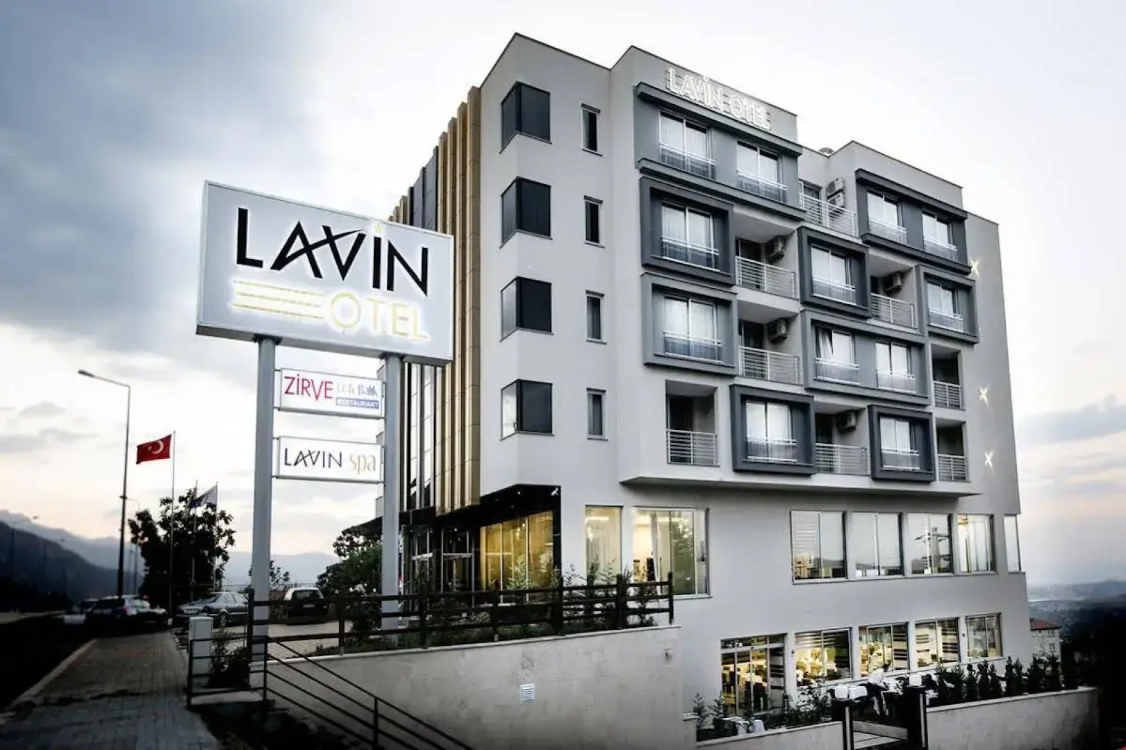 Lavin Otel