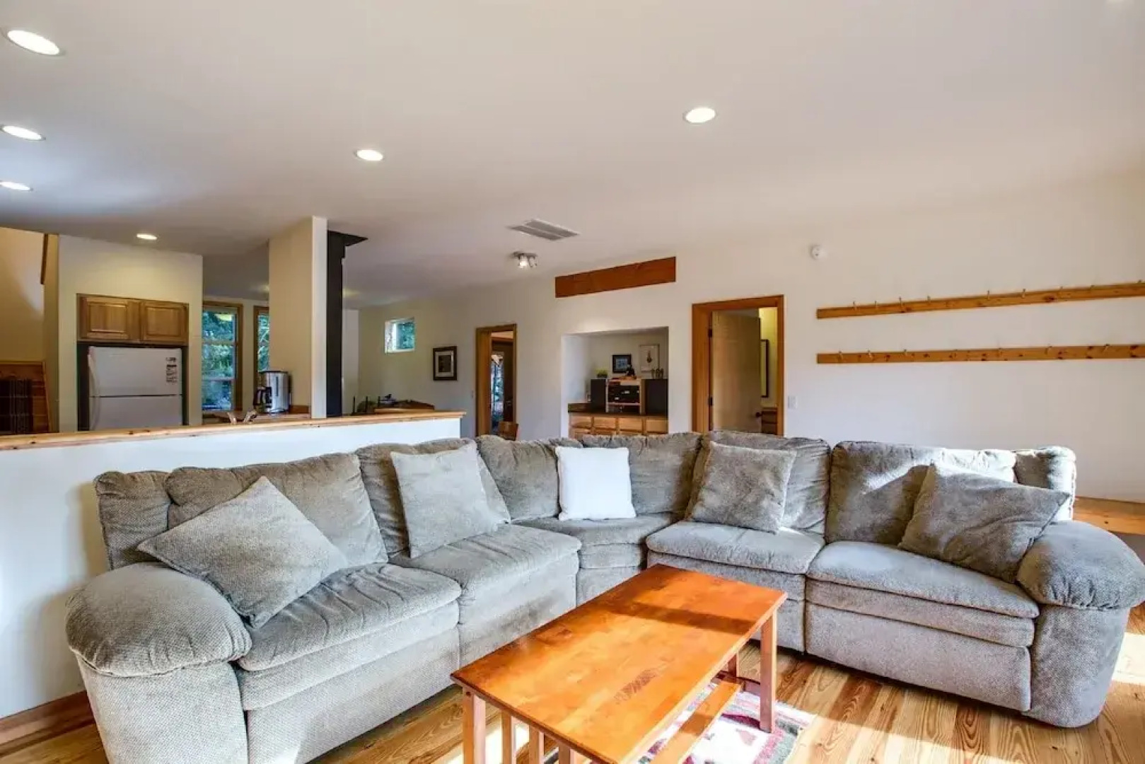 70MBR- Hot Tub - BBQ - Wi-Fi - Pets Ok - Sleeps 8