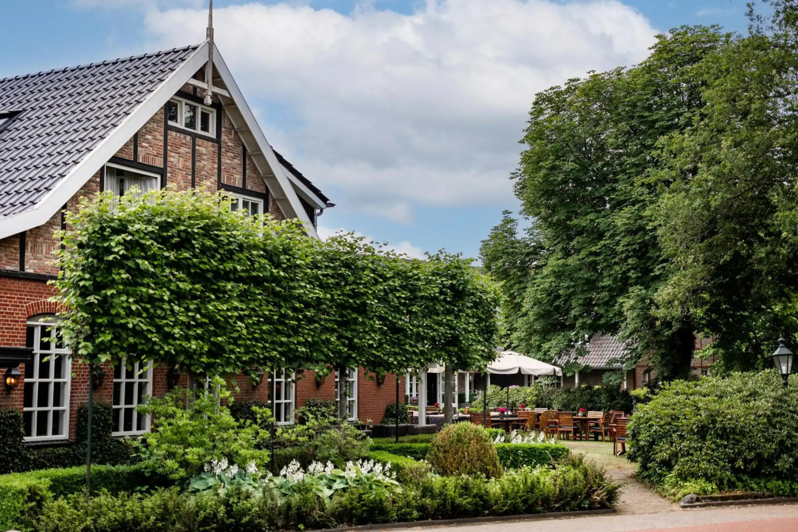 Landhuishotel & Restaurant De Bloemenbeek