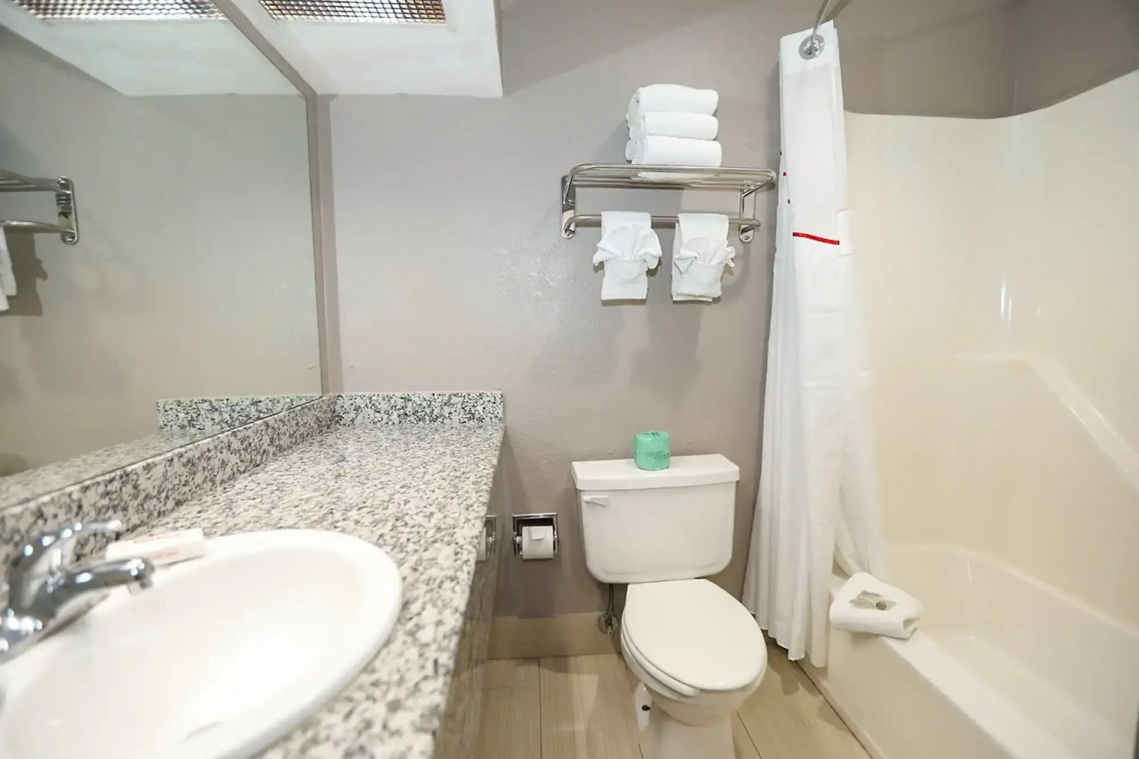 Red Roof Inn & Suites Lexington - Hamburg