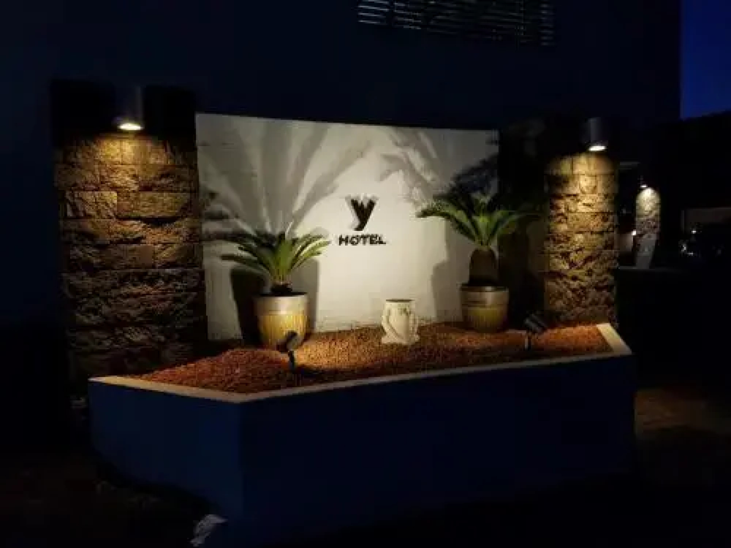 Hotel Y (Adult Only)