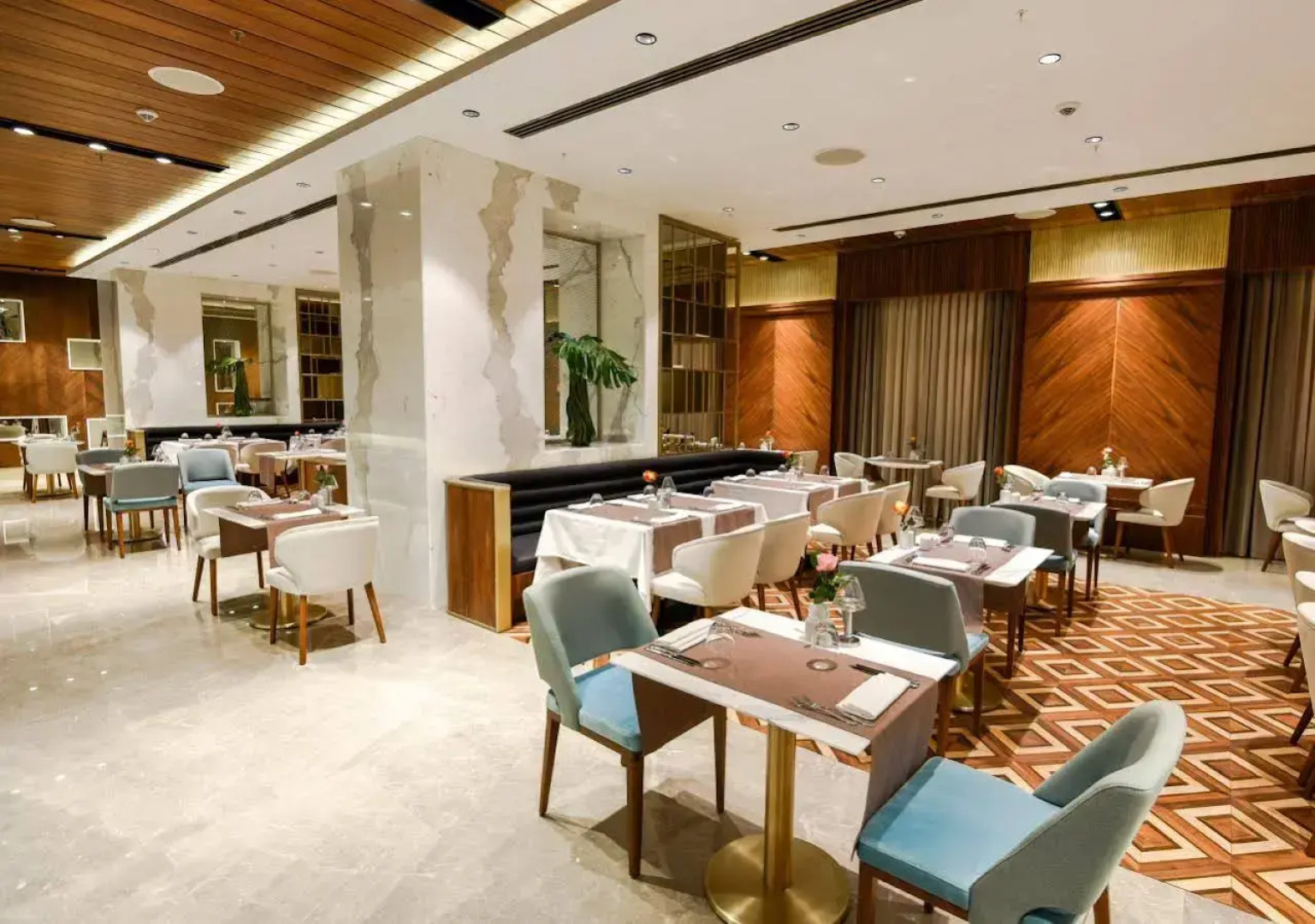 Rocks Hotel & Casino