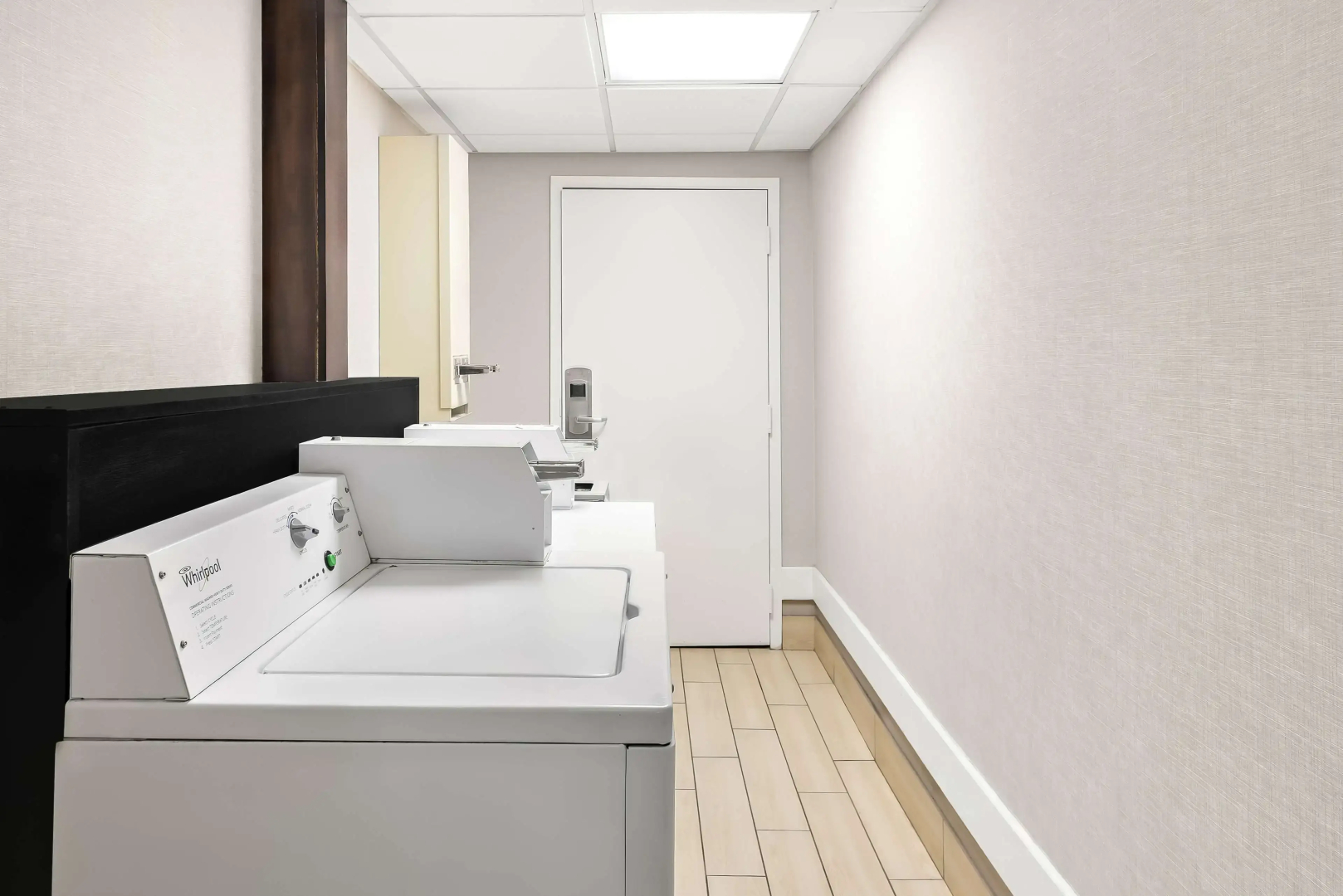 Best Western Luxbury Inn Fort Wayne