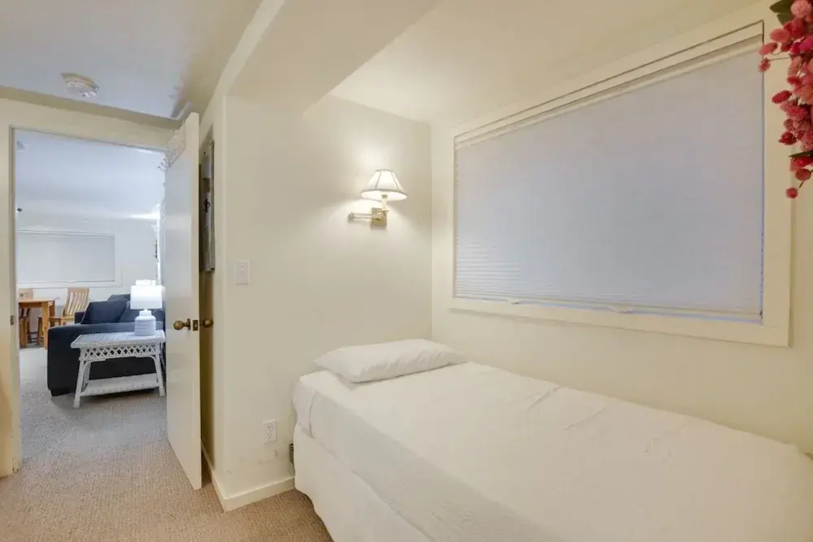 The Waves/The Argonauta Inn/The White Heron Lodge