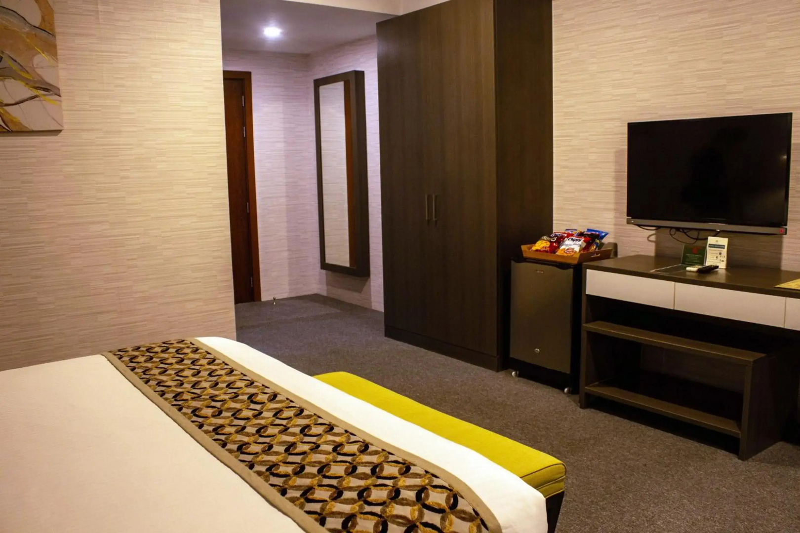 88 Courtyard Hotel