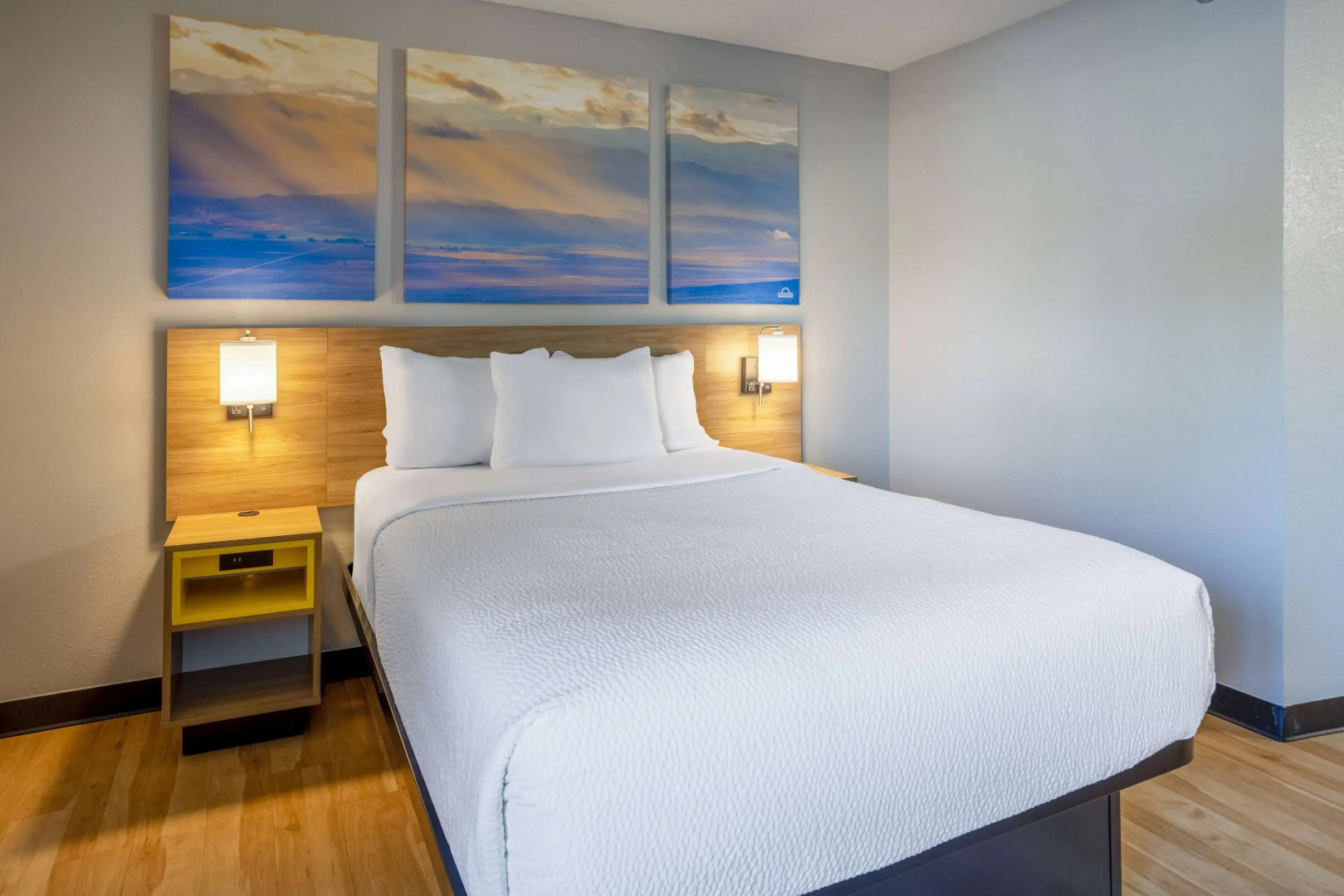 Days Inn by Wyndham Pleasant Prairie Kenosha