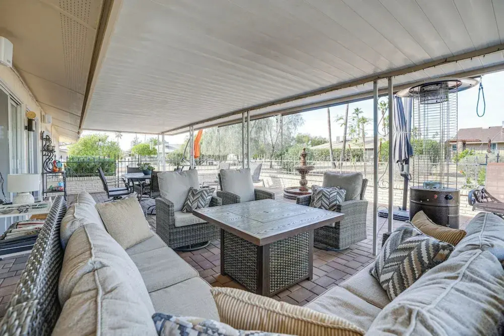 Walk to Golf Course: 55-plus Home in Sun City West