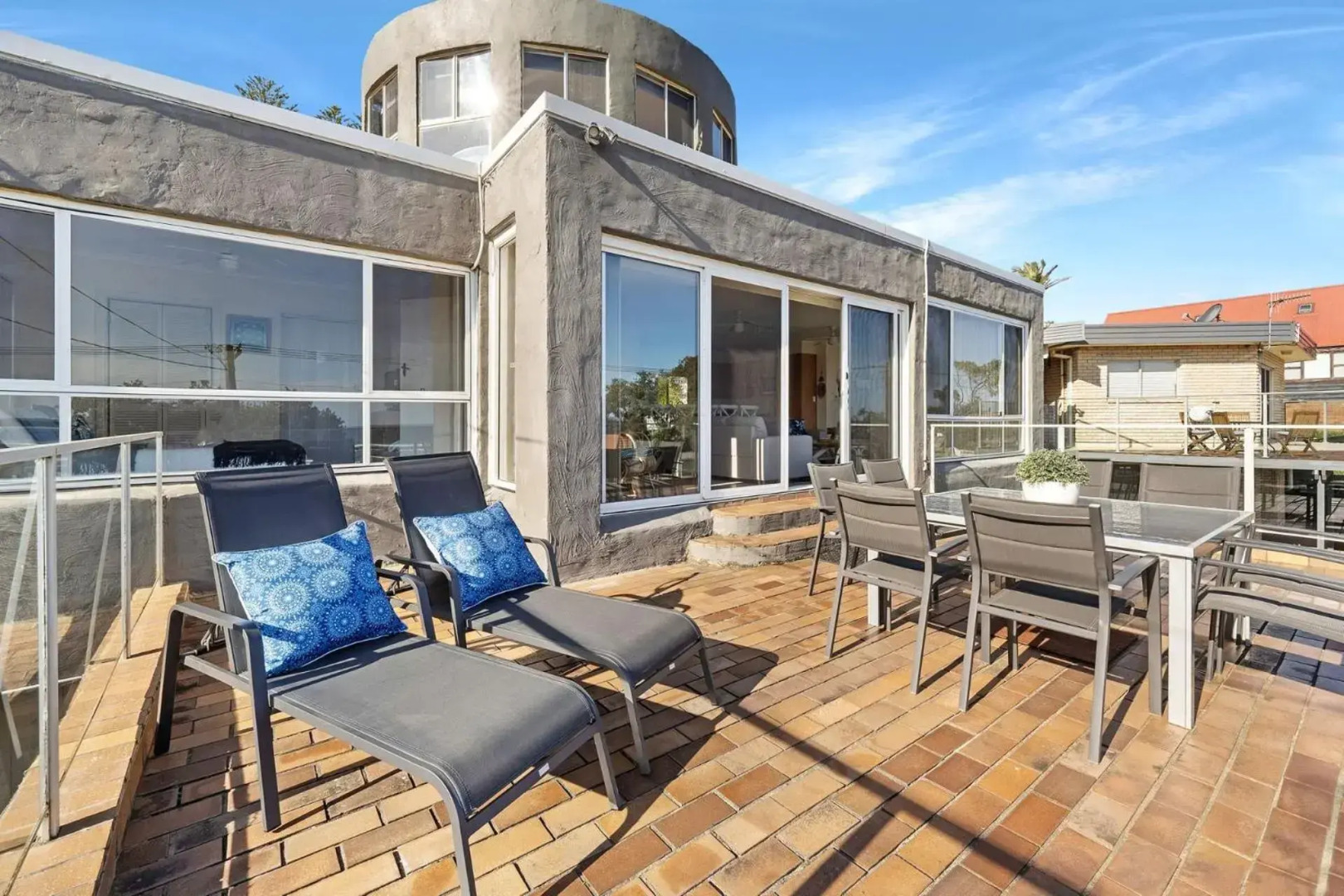 The Rotunda @ Gerroa - Pet Friendly Beachfront