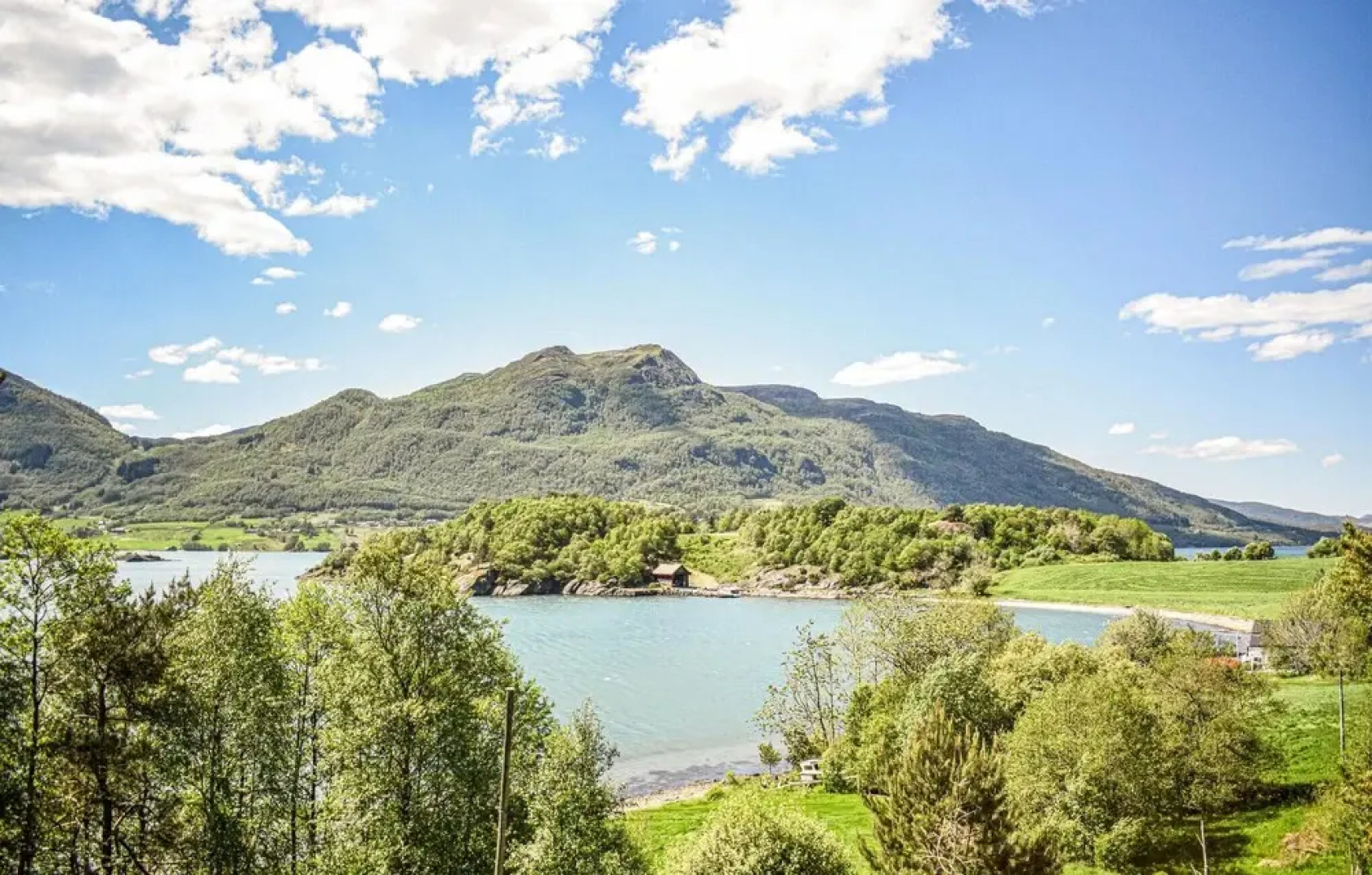 Nice Home in Etne With 5 Bedrooms and Wifi