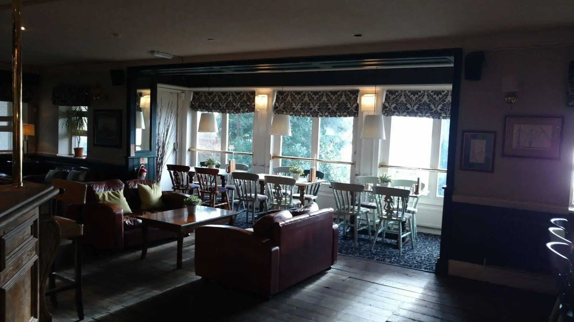 Royal Hotel, Bar & Grill