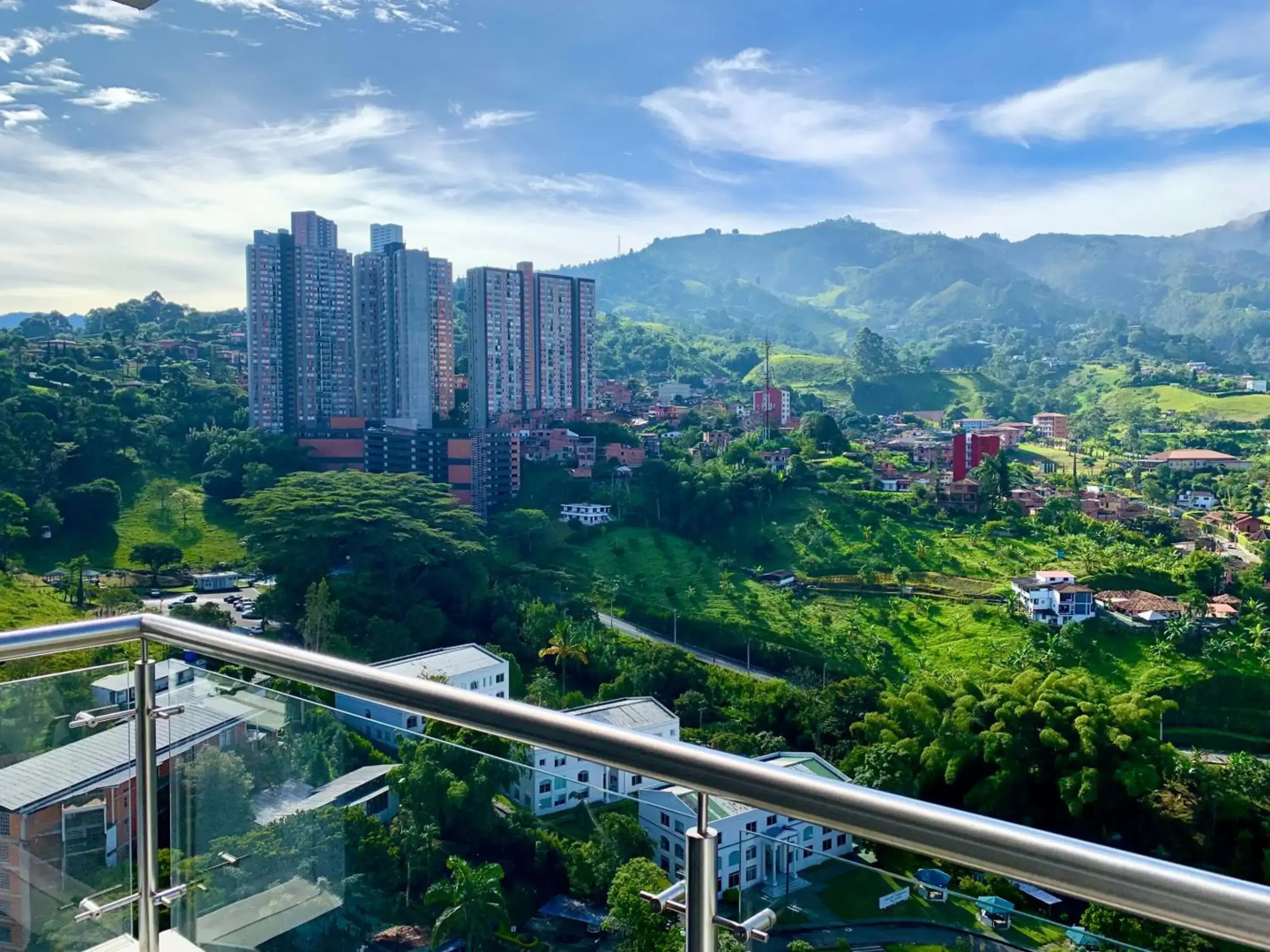 CE26 Beautifull Apartment and Parking