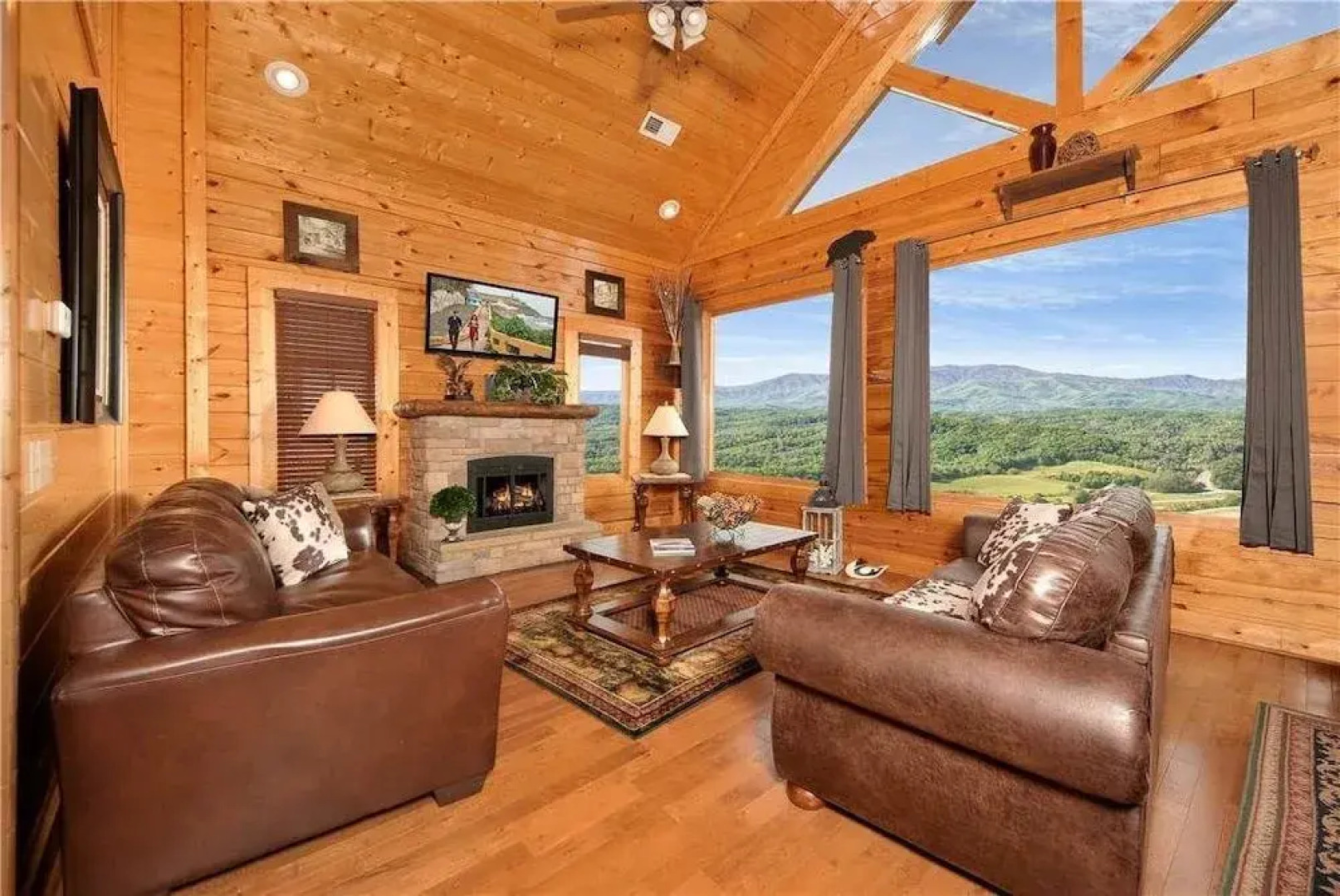 On Eagle's Wings - 2 Br cabin by RedAwning