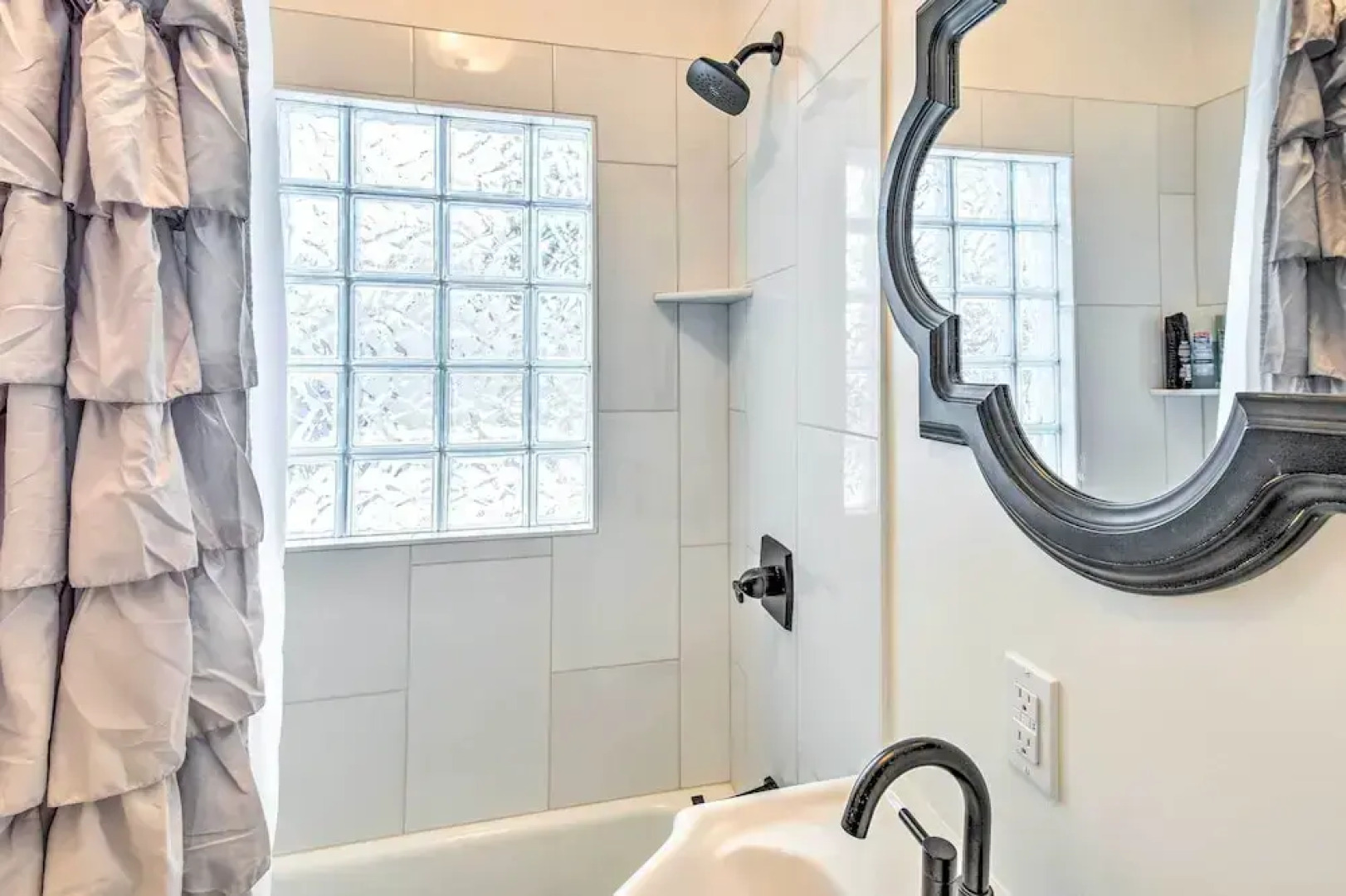 South Bend Home < 1 Mi to Notre Dame!