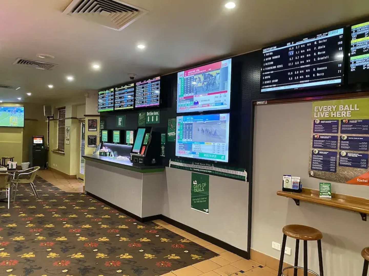 Nightcap at Horse and Jockey Hotel Warwick