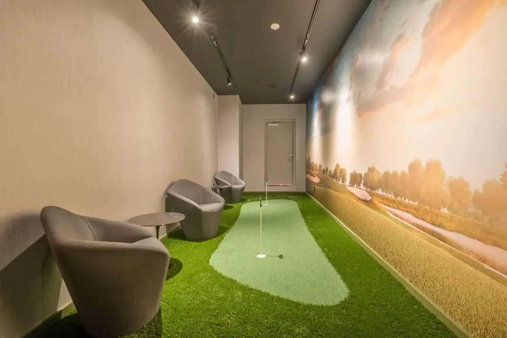 Skyline Luxury Home Suites at Newport