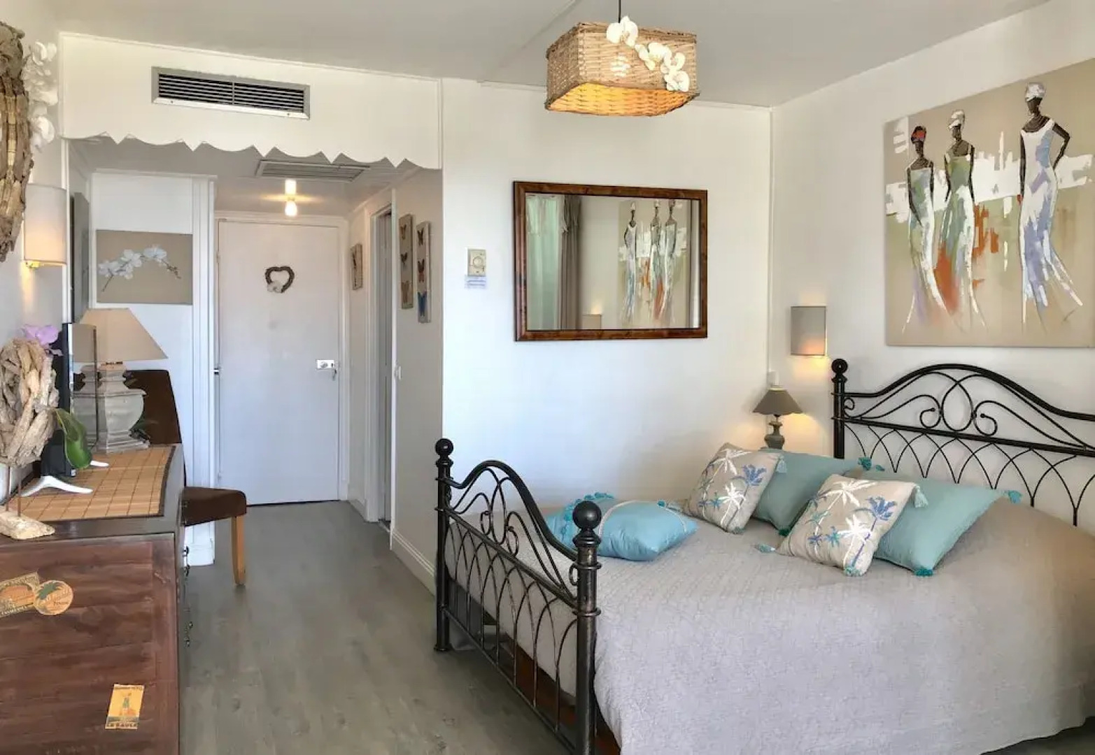 Ti. Maanga vue mer et pieds dans l'eau