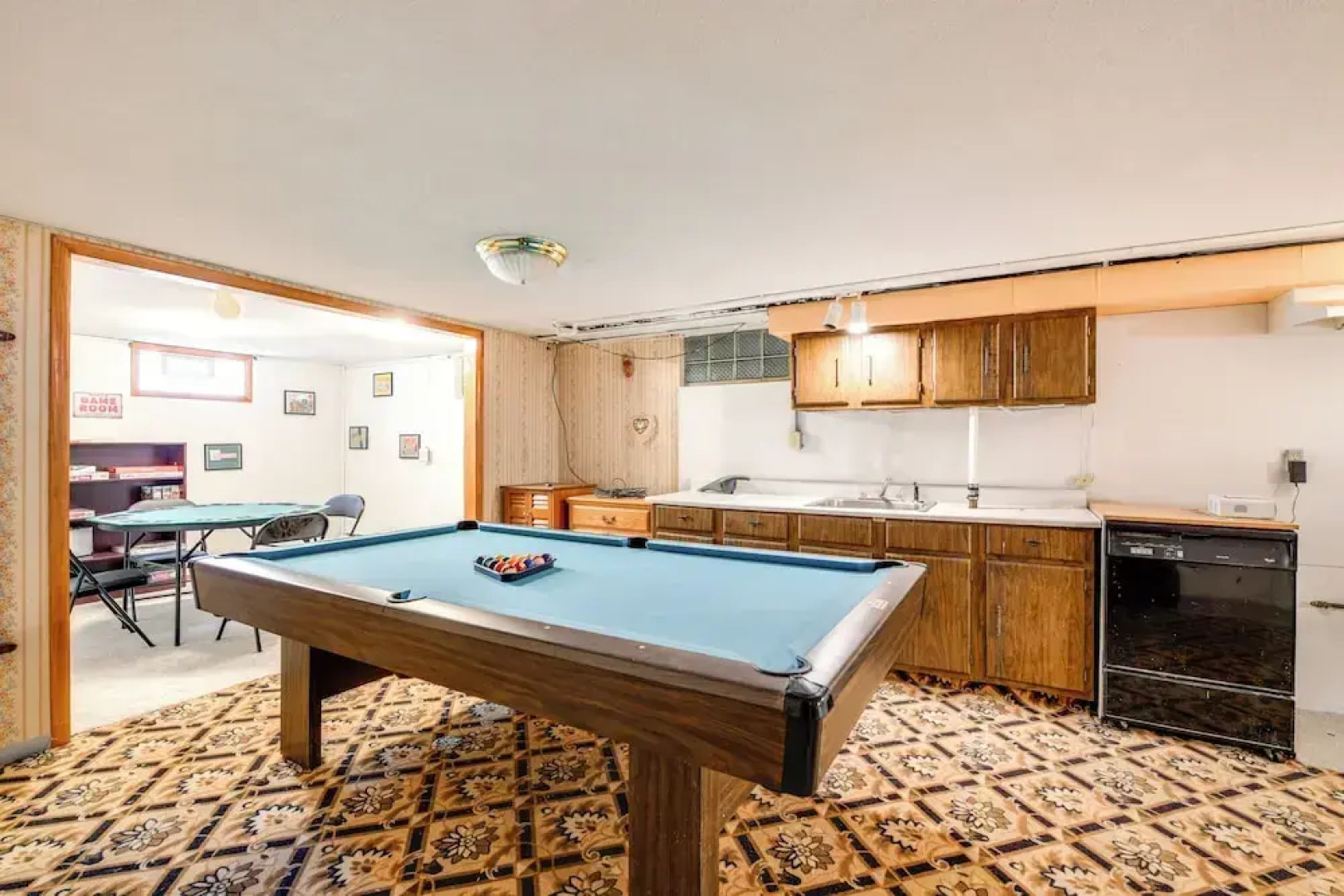 Deck & Seasonal Pool: Spacious Home Near Buffalo!