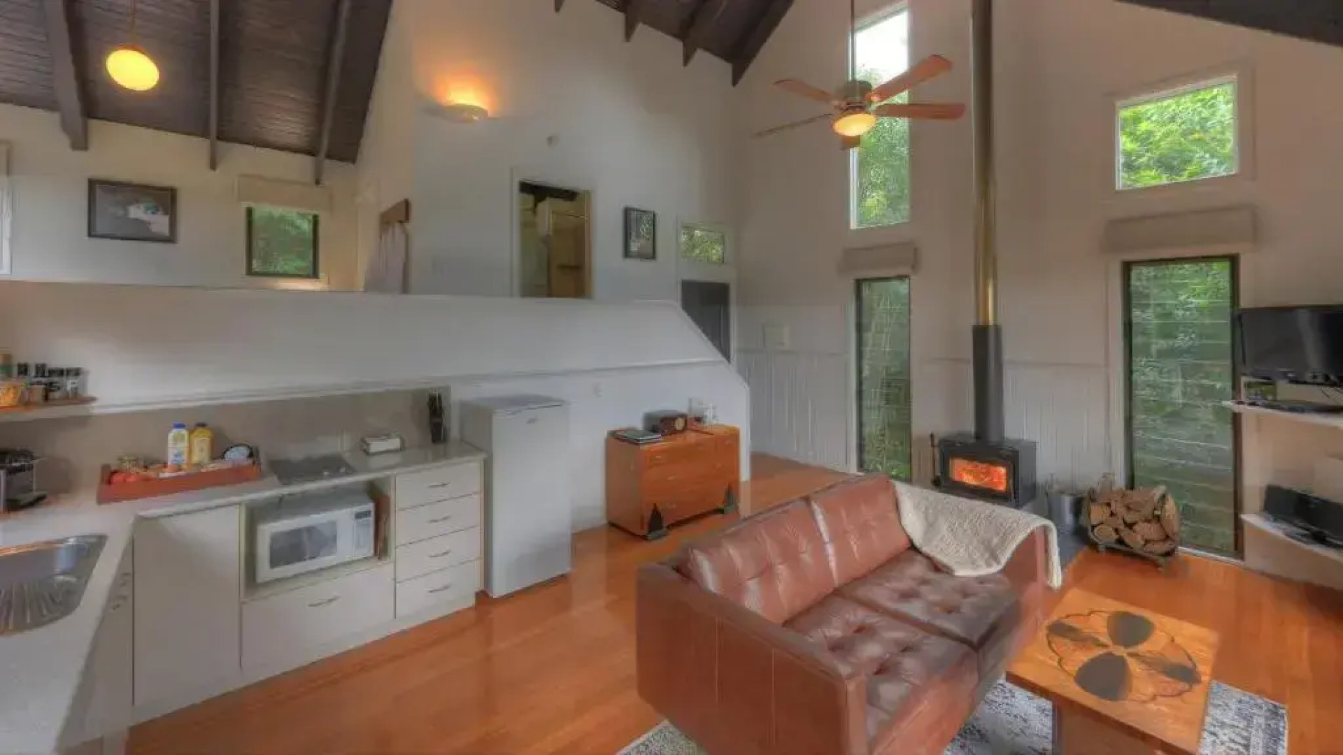 Misty View Cottages Montville