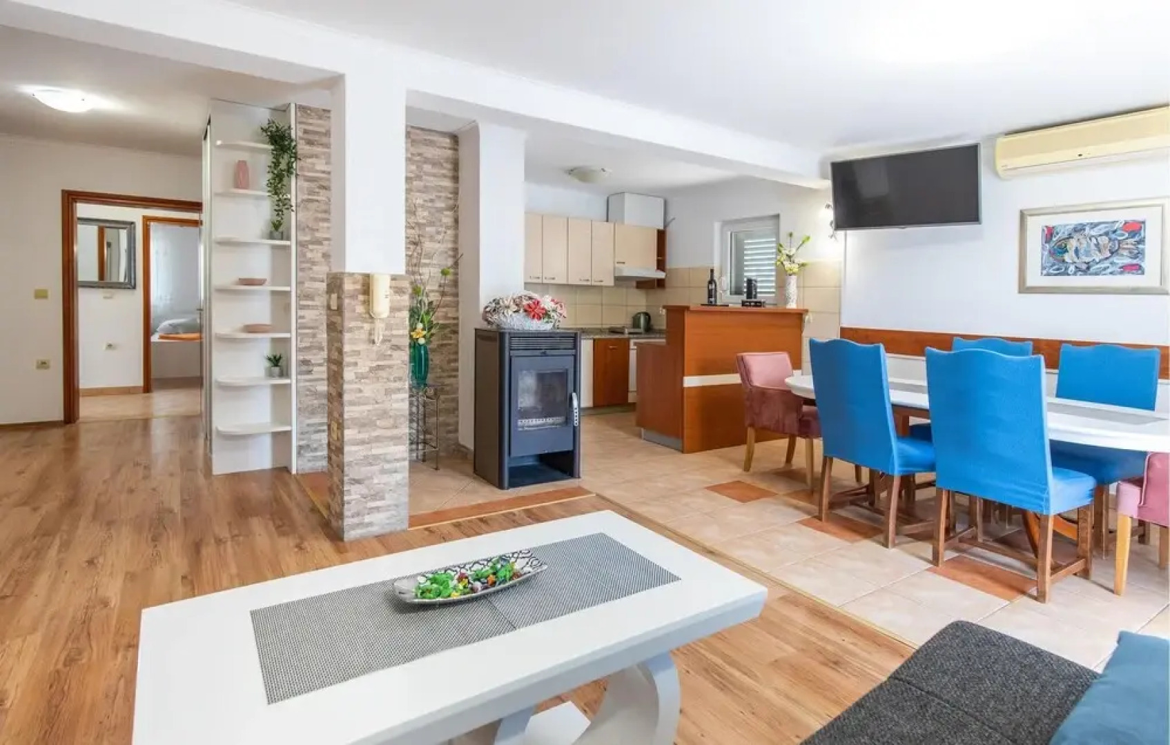 Nice Apartment in Ploce With Wifi and 5 Bedrooms