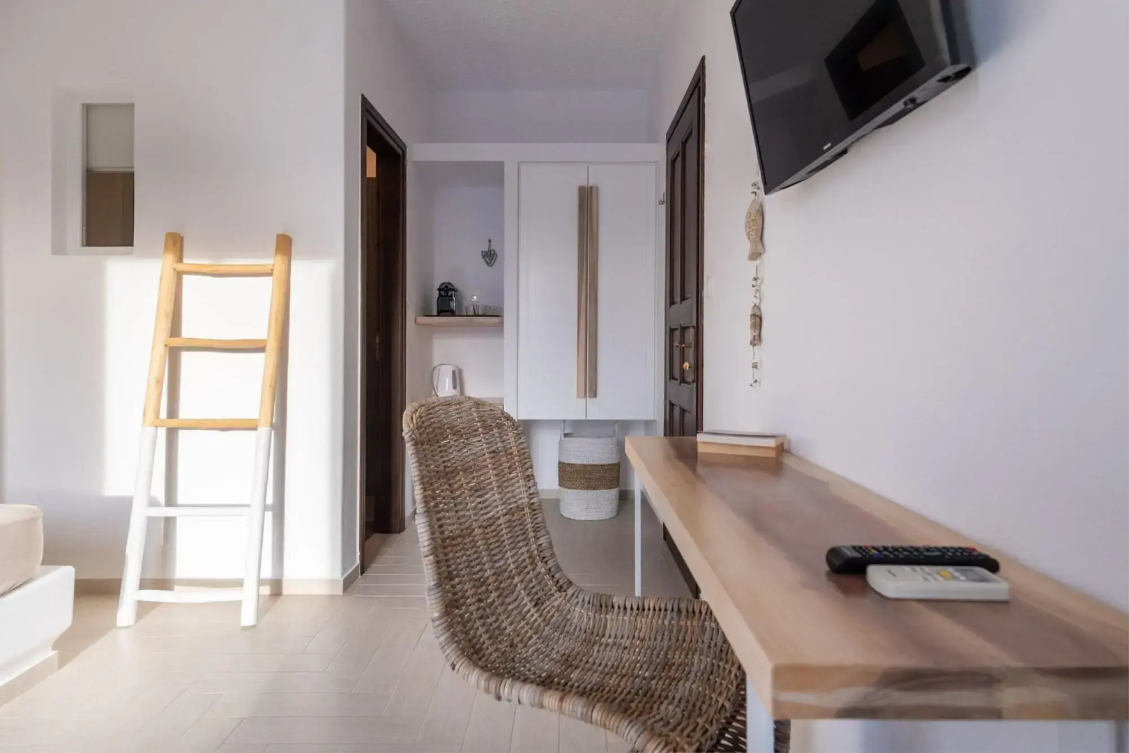 Aella Residence