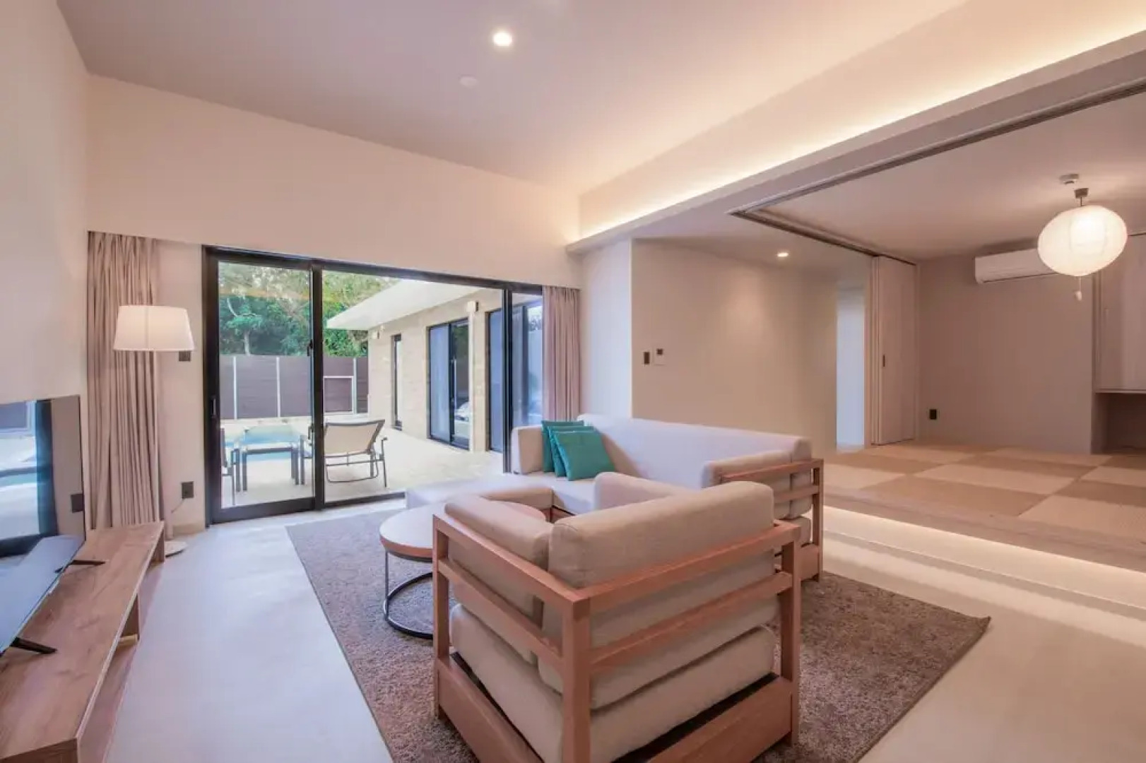 The Villa Maehama Beach